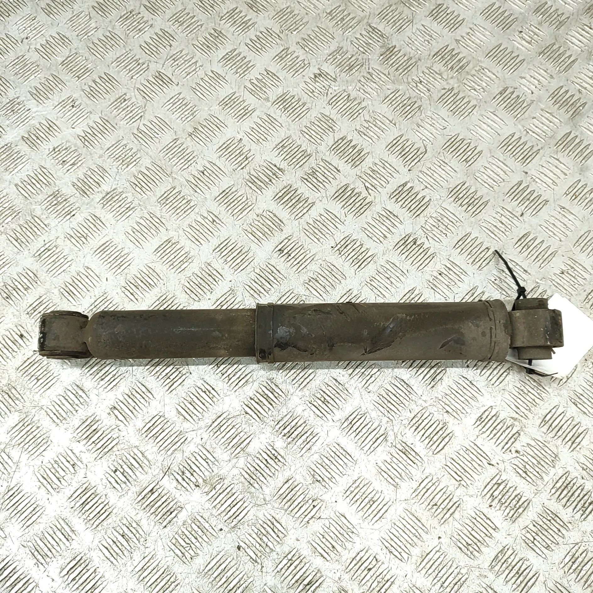 Renault Master Shock absorber — rear left Shock absorber — rear left — RENAULT MASTER (II...