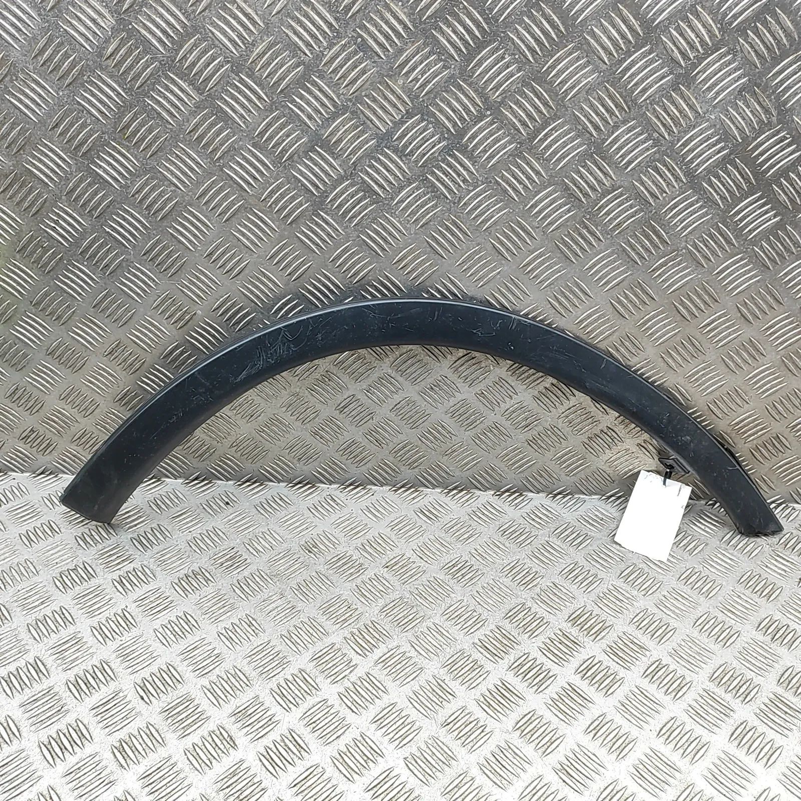 Mitsubishi Outlander Wheel arch trim — front right Wheel arch trim — front right — MITSUBISHI OUTL...