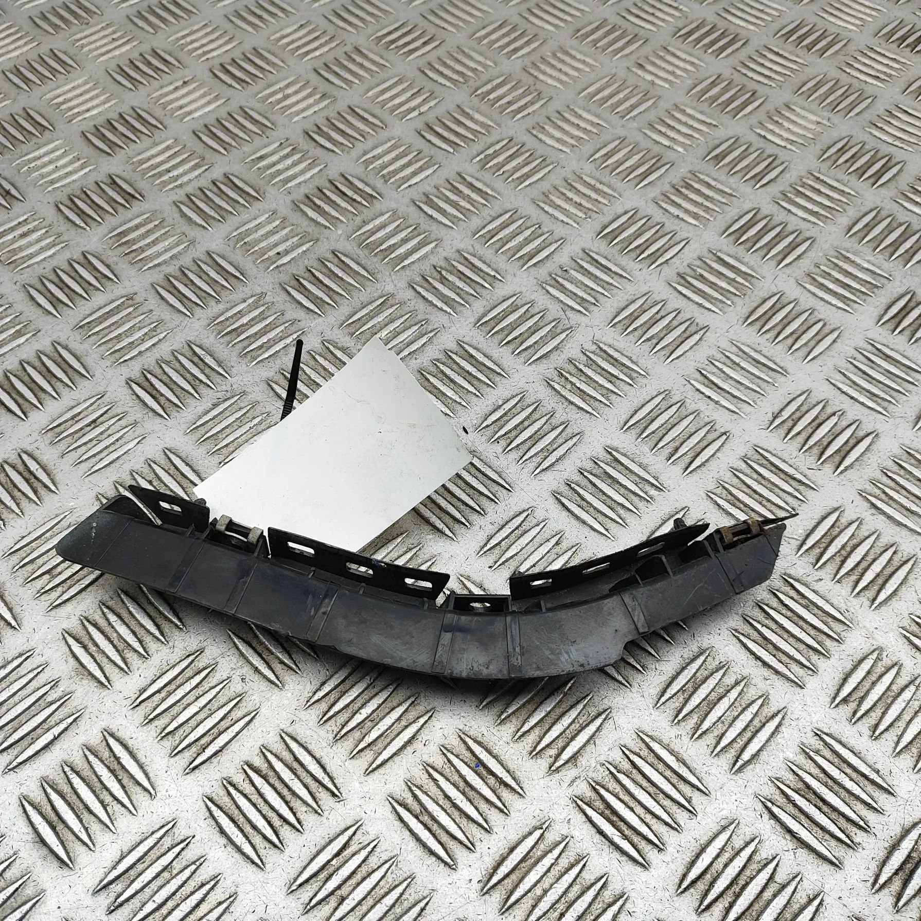 Mercedes-Benz V / Vito / EQV (W447) Front Left Bumper Bracket Front Left Bumper Bracket — MERCEDES BENZ VITO ...