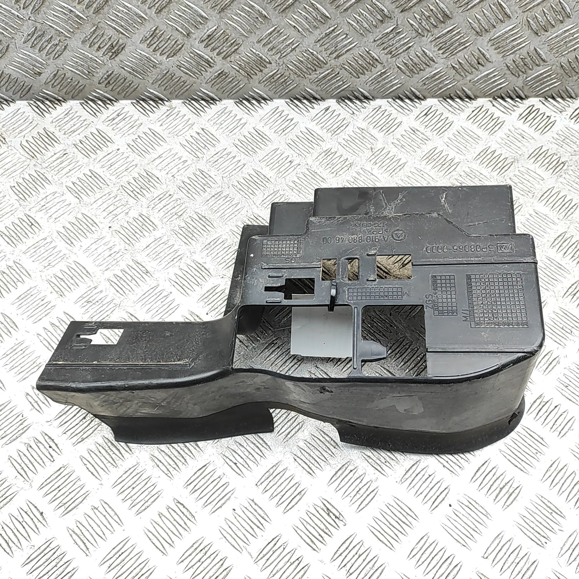 Mercedes-Benz Sprinter (W907 / W910)  Radiator Air Guide Duct Radiator Air Guide Duct — MERCEDES BENZ SPRINTE...