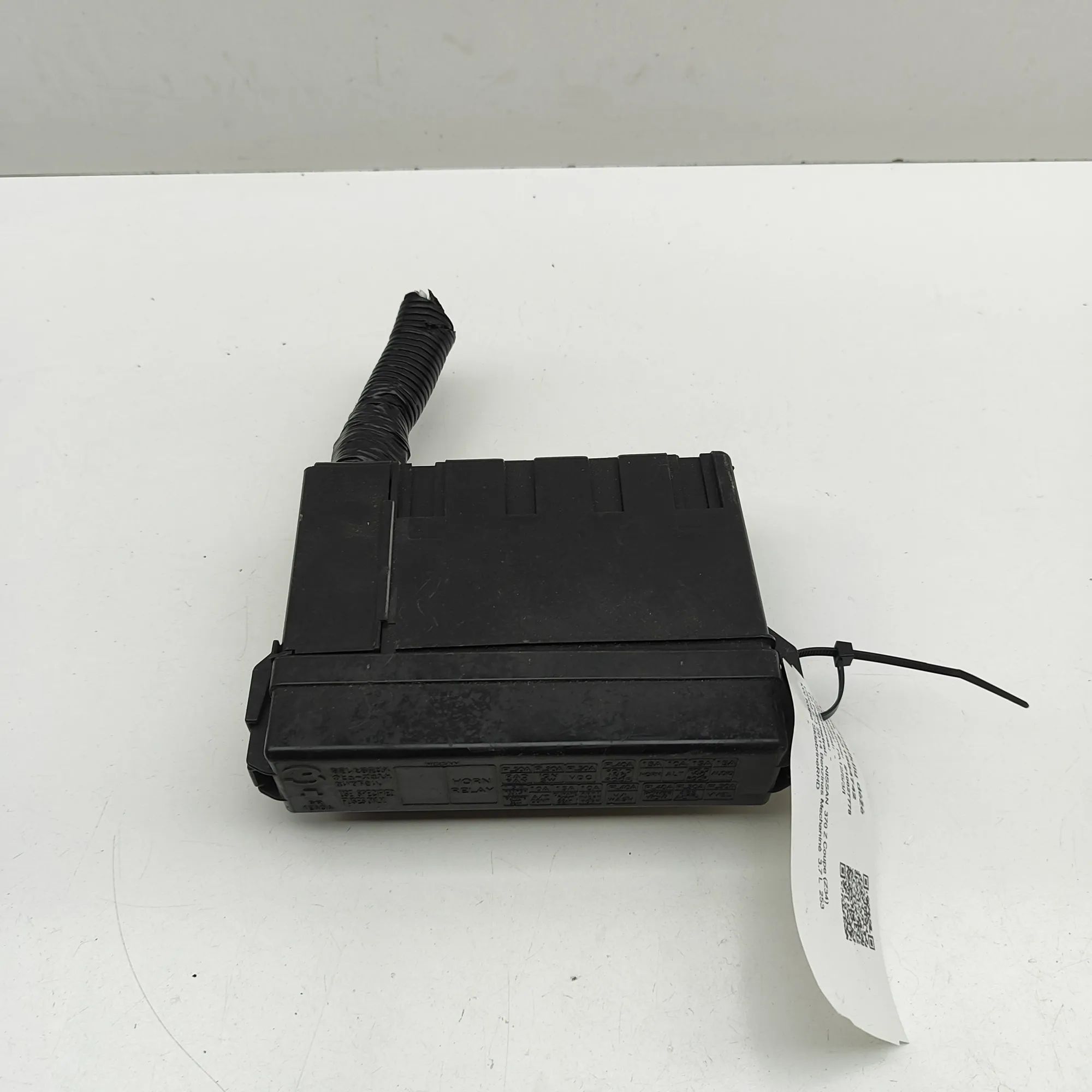 Nissan 370Z Fuse box Fuse box — NISSAN 370 (Z Coupe Z34) (2009-...) ...