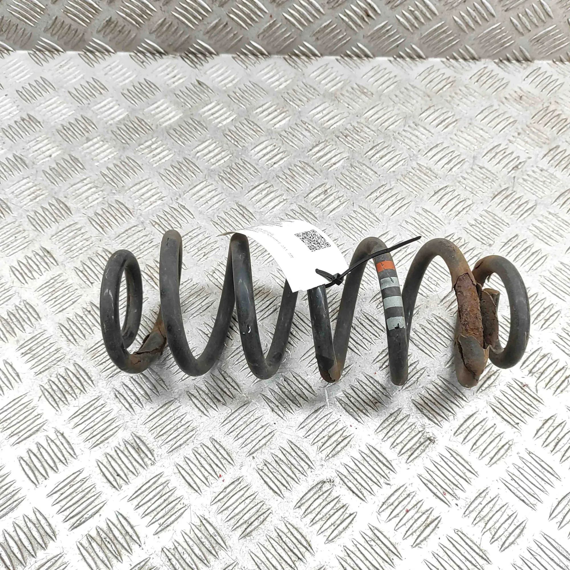 Audi Q3 (8U) Coil spring — rear right Coil spring — rear right — AUDI Q3 (8U) (2011-2...