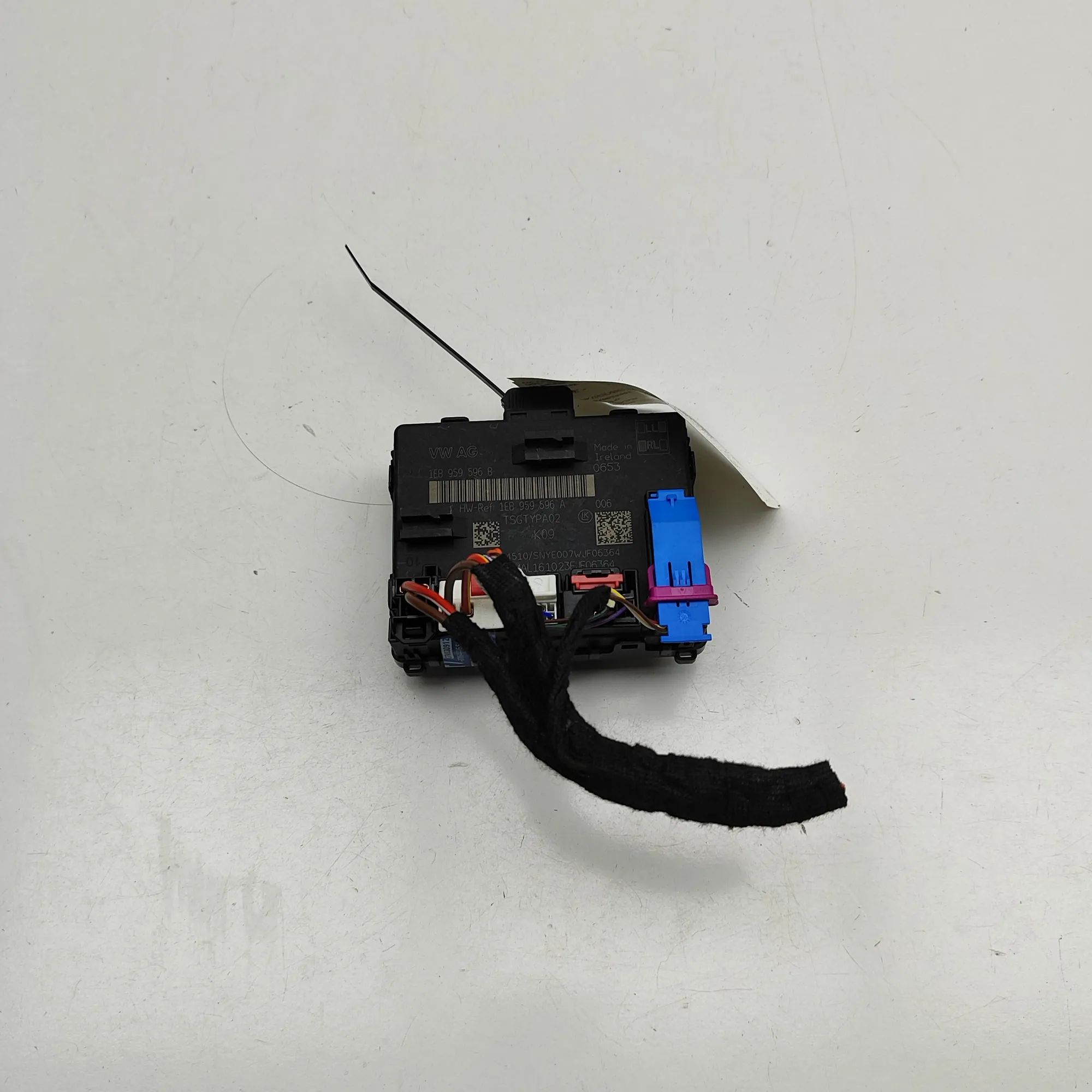 Skoda Enyaq Door control unit — rear left Door control unit — rear left — SKODA ENYAQ (iV...