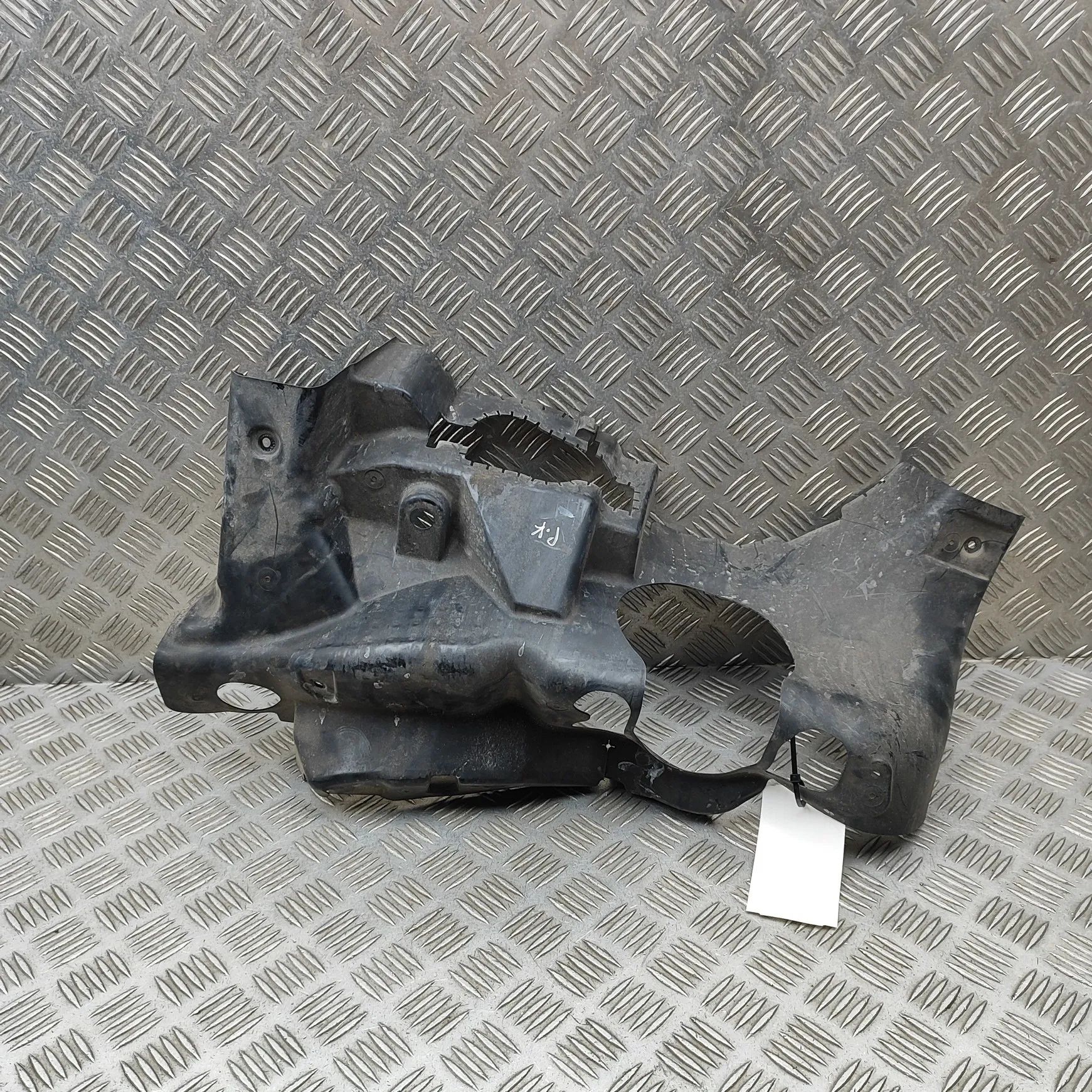 Mercedes-Benz GLC (X253) Radiator Air Guide Duct Radiator Air Guide Duct — MERCEDES BENZ GLC (X2...