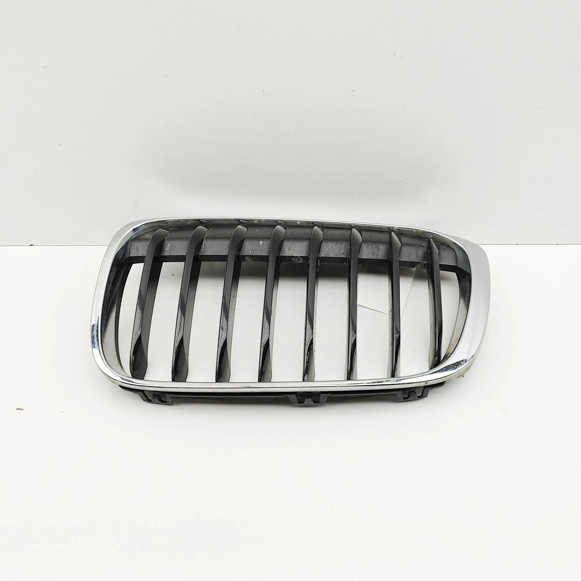 BMW X1 (F48) Radiator Grille Radiator grille — BMW X1 (F48) (2014-2022) — 73...