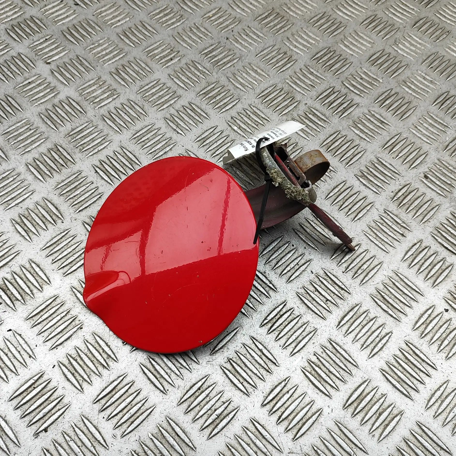 Chevrolet Camaro Fuel Tank Flap Cap Fuel Tank Flap Cap — CHEVROLET CAMARO (1992-200...