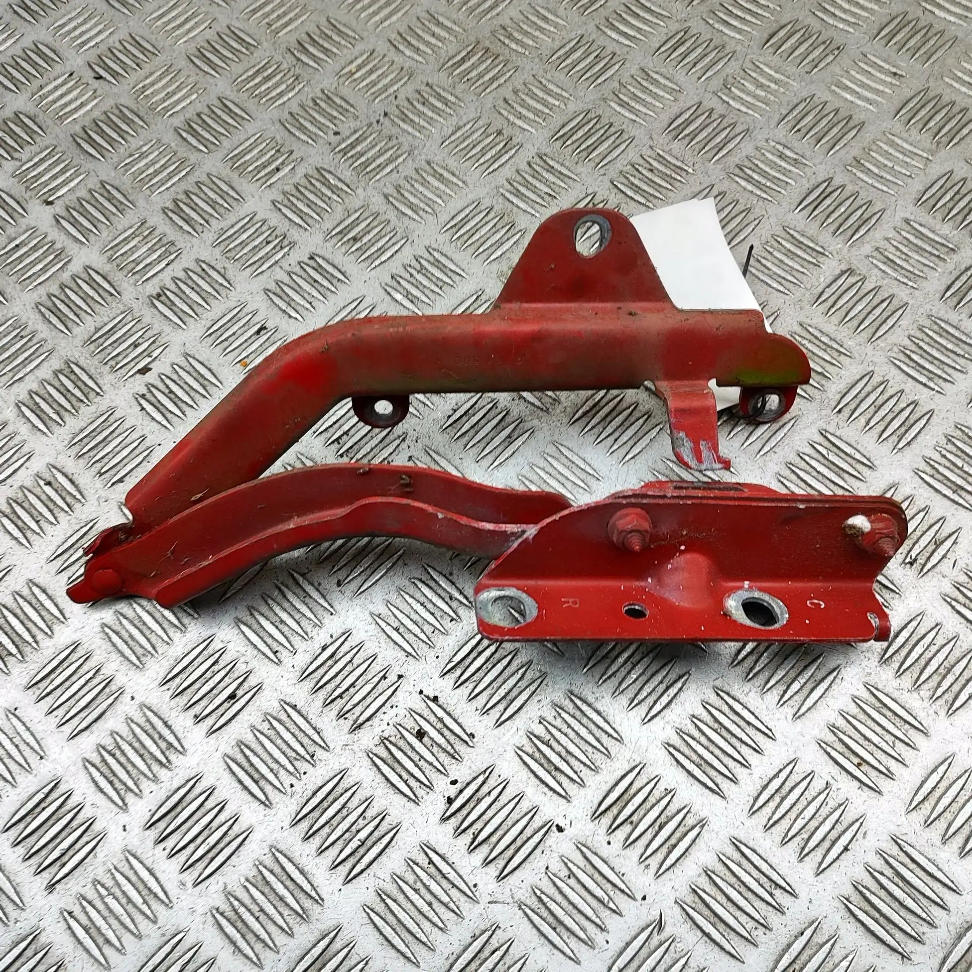 Chevrolet Camaro Bonnet hinge — front right Bonnet hinge — front right — CHEVROLET CAMARO (...