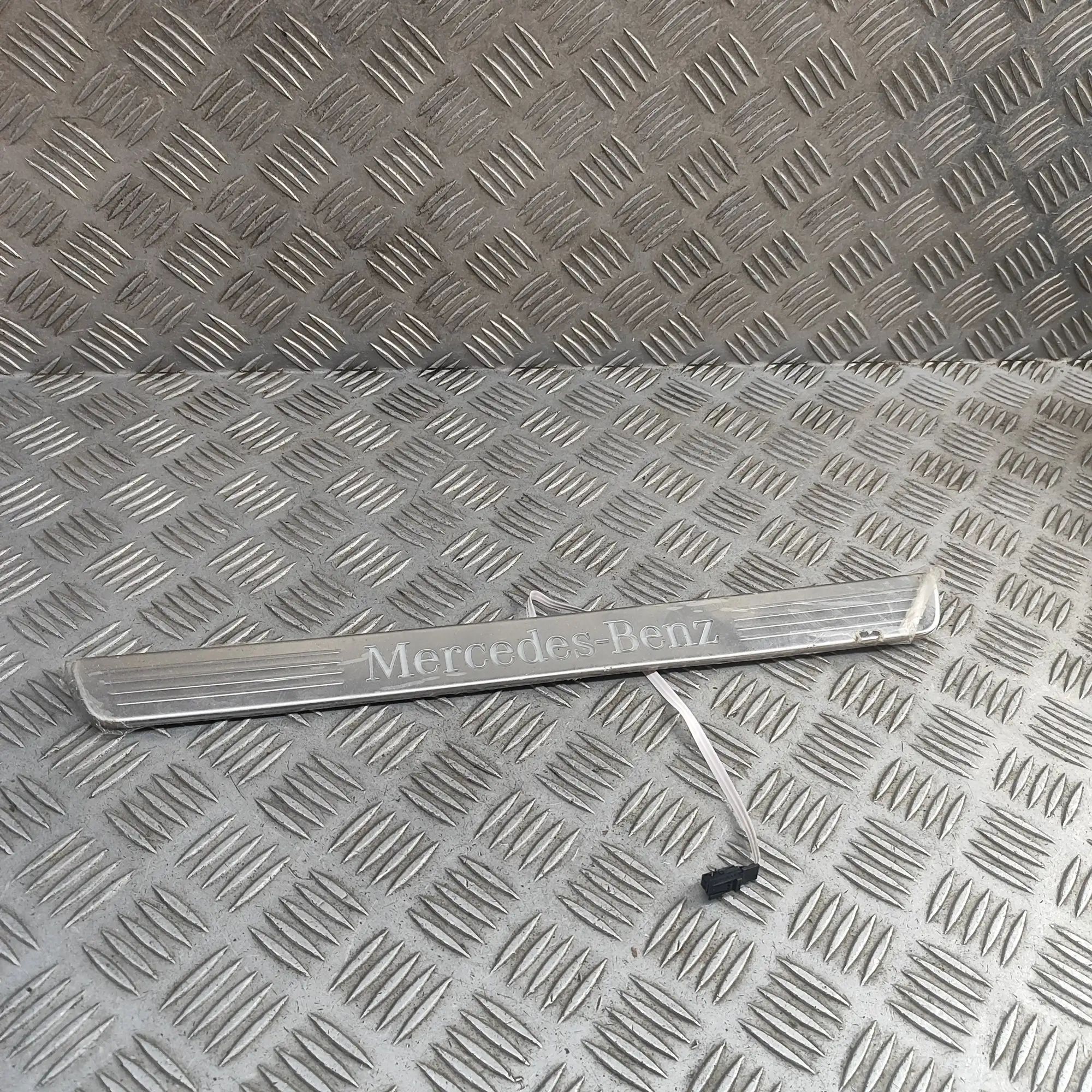 Mercedes-Benz GLE (W167) Sill trim — front left Sill trim — front left — MERCEDES BENZ GLE (W16...