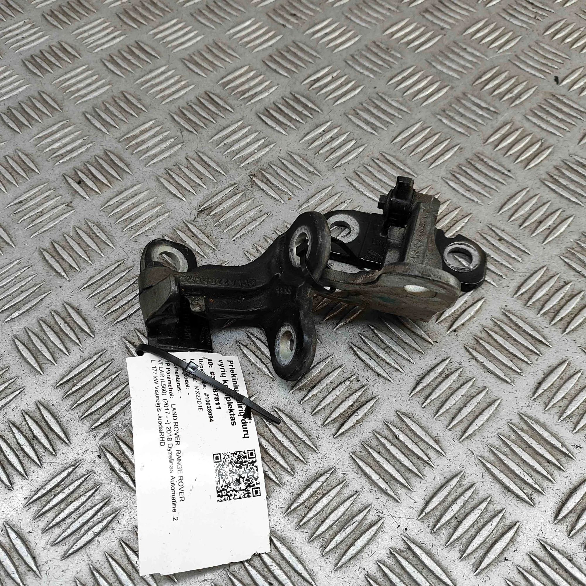Land Rover Range Rover Velar Door hinge set — front left Door hinge set — front left — LAND ROVER RANGE ...