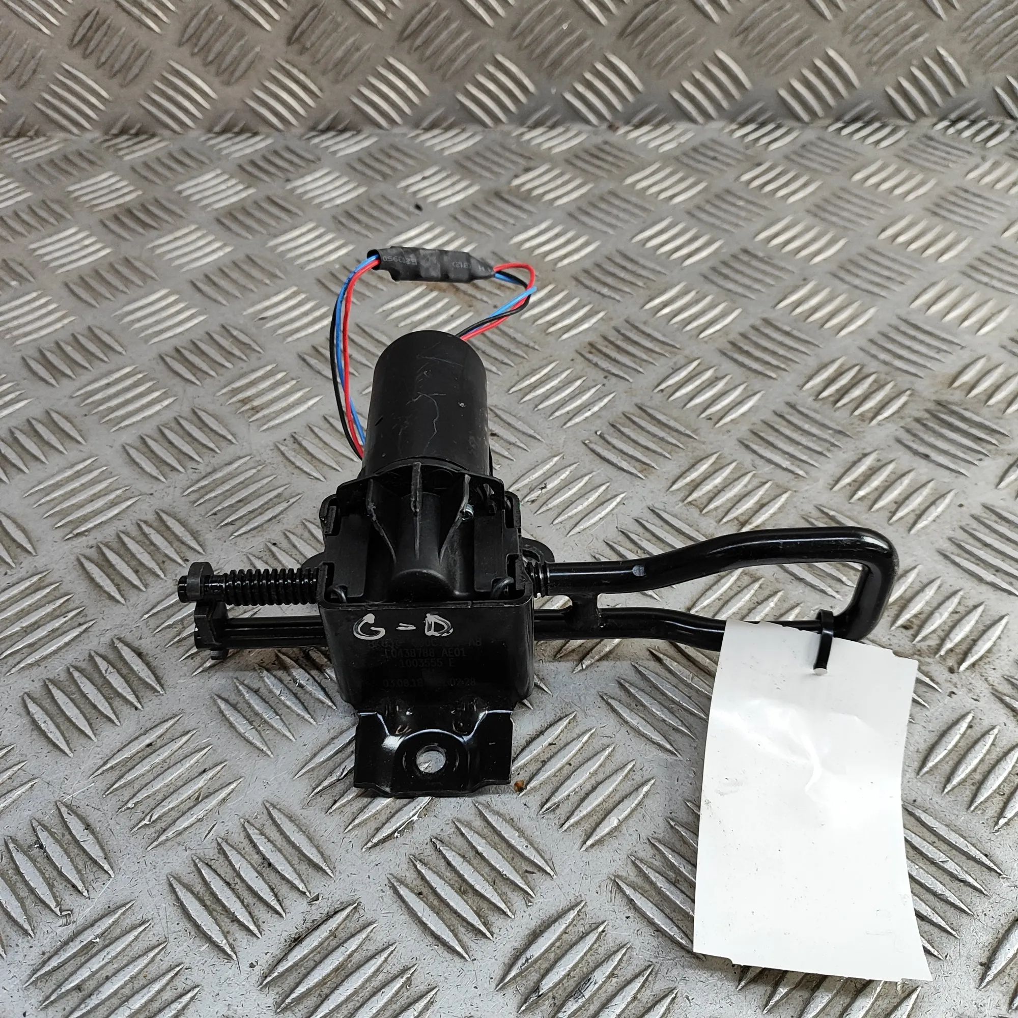 Land Rover Range Rover Velar Rear seat backrest lock Rear seat backrest lock — LAND ROVER RANGE ROVE...