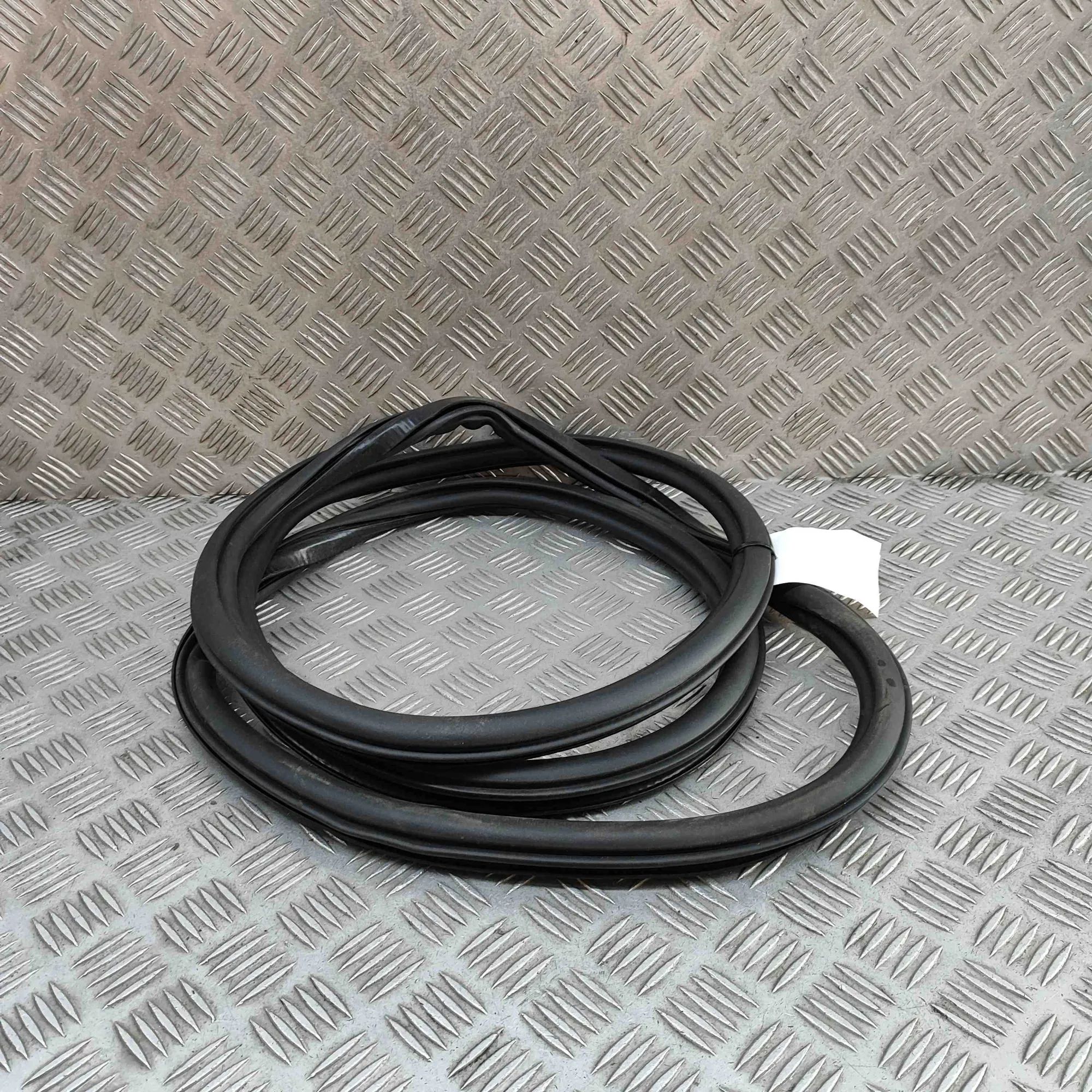 Audi e-tron Door rubber seal — front right Door rubber seal — front right — AUDI E-TRON (G...