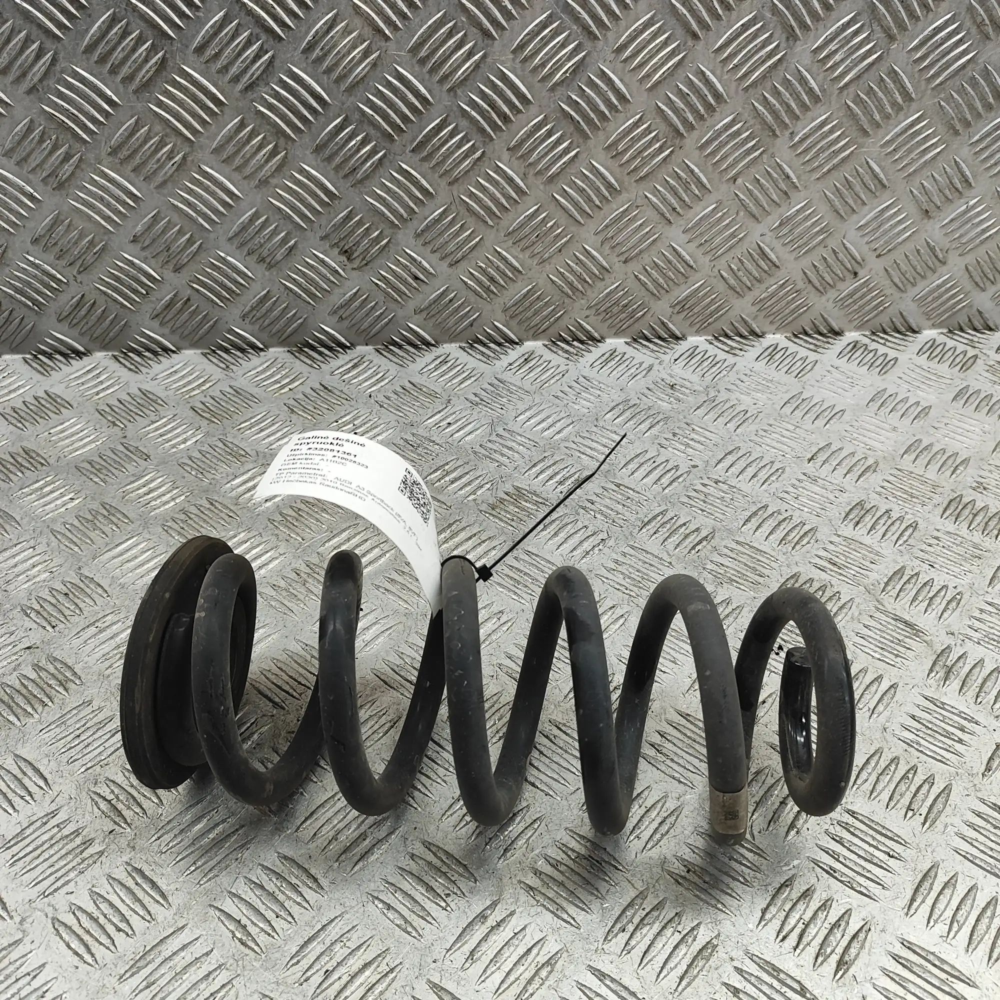 Audi A3 (8V) Coil spring — rear right