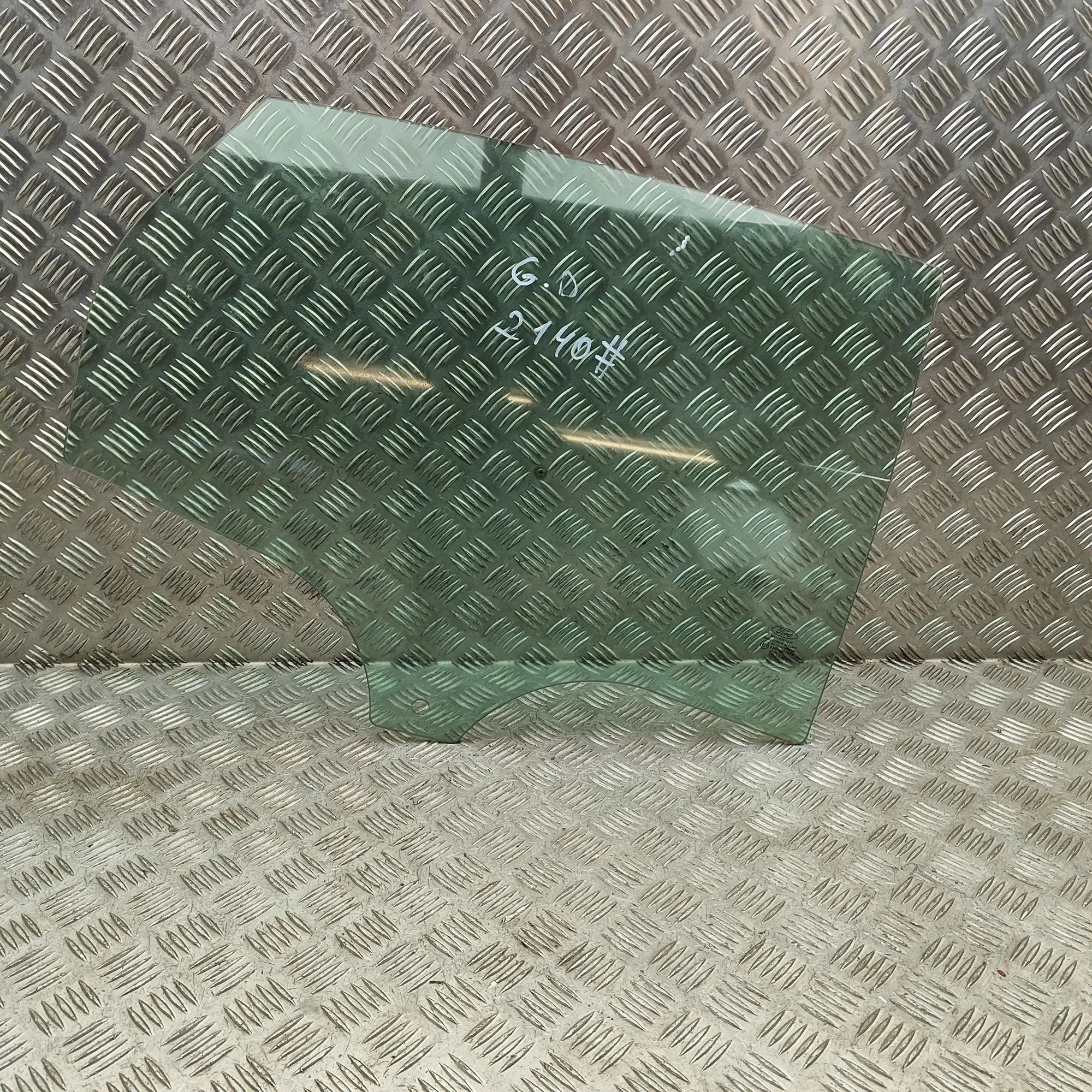 Ford Focus Right rear door window