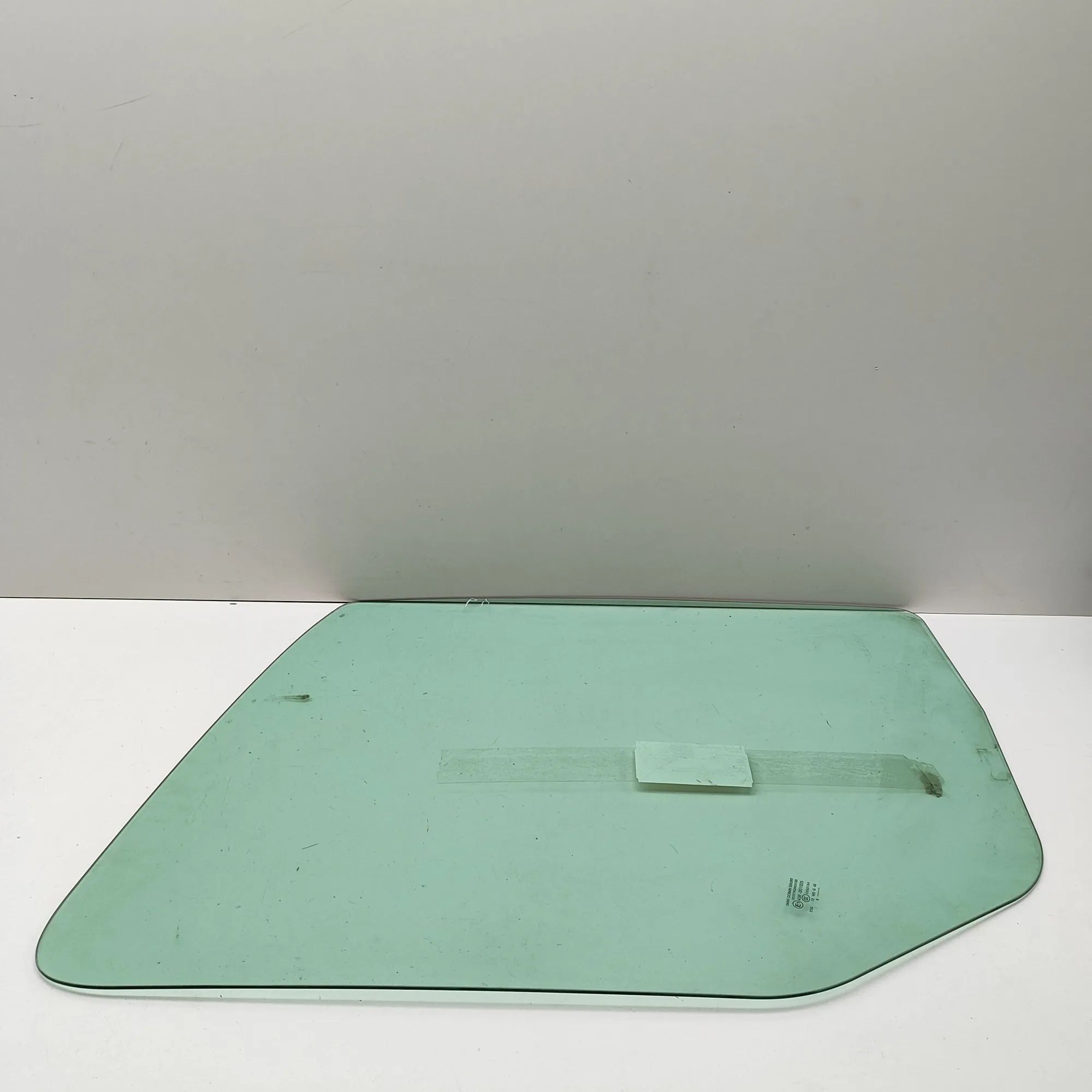 Mercedes-Benz Sprinter (W907 / W910)  Front Right Door Window