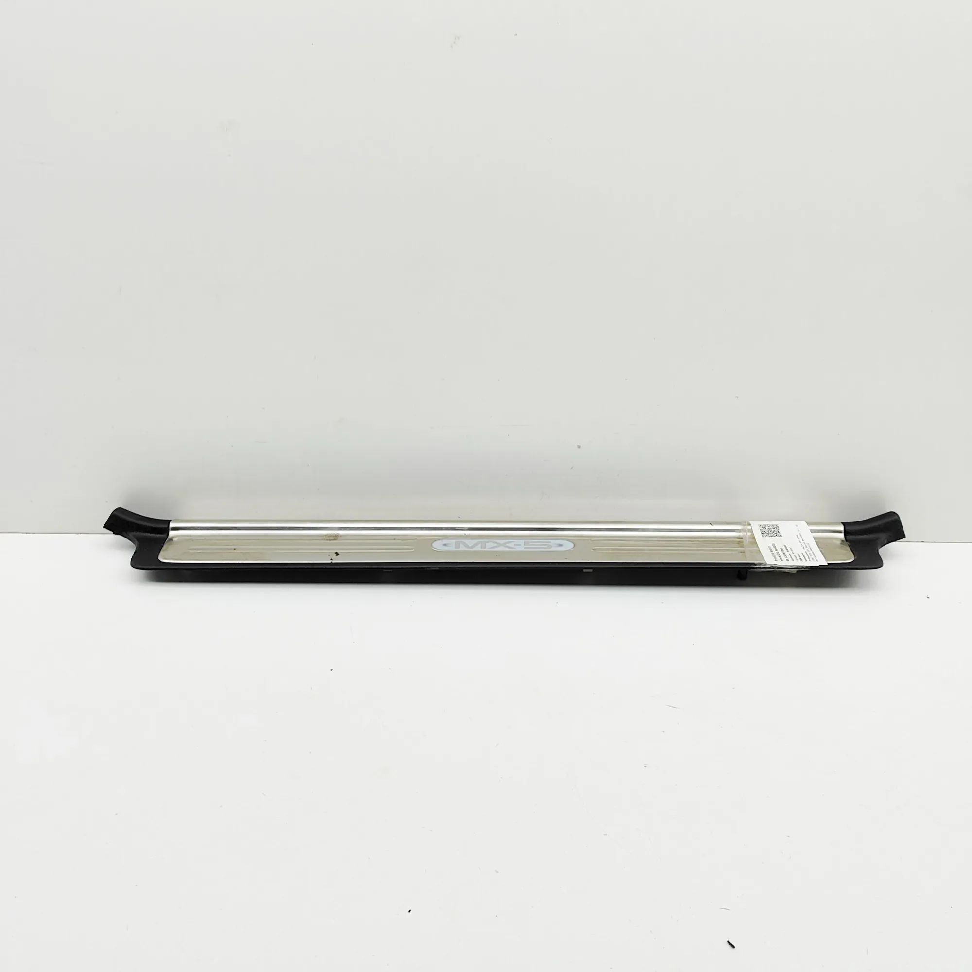 Mazda MX-5 Sill trim — front left