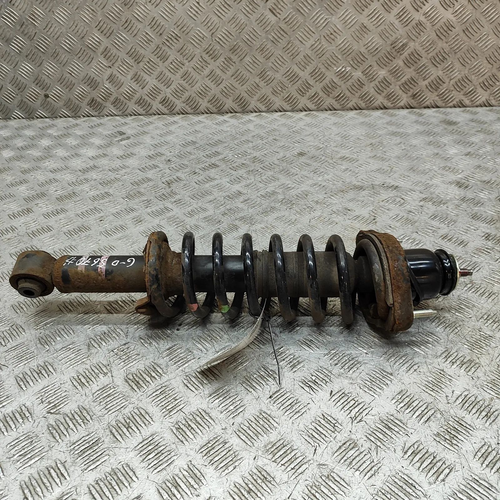 Mitsubishi Outlander Shock absorber — rear right Shock absorber — rear right — MITSUBISHI OUTLAN...