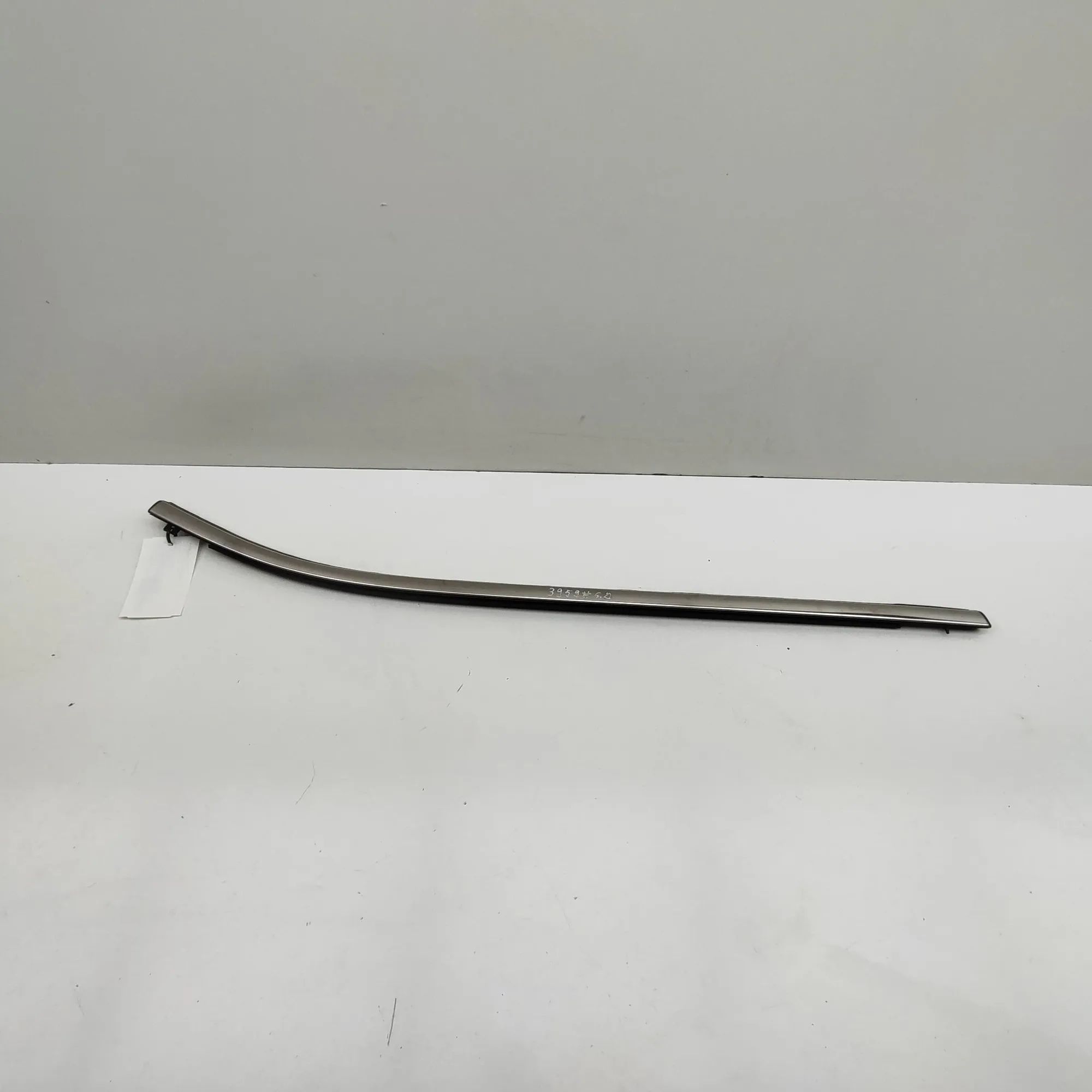 Ford Fiesta Door window strip — rear right Door window strip — rear right — FORD FIESTA (V...