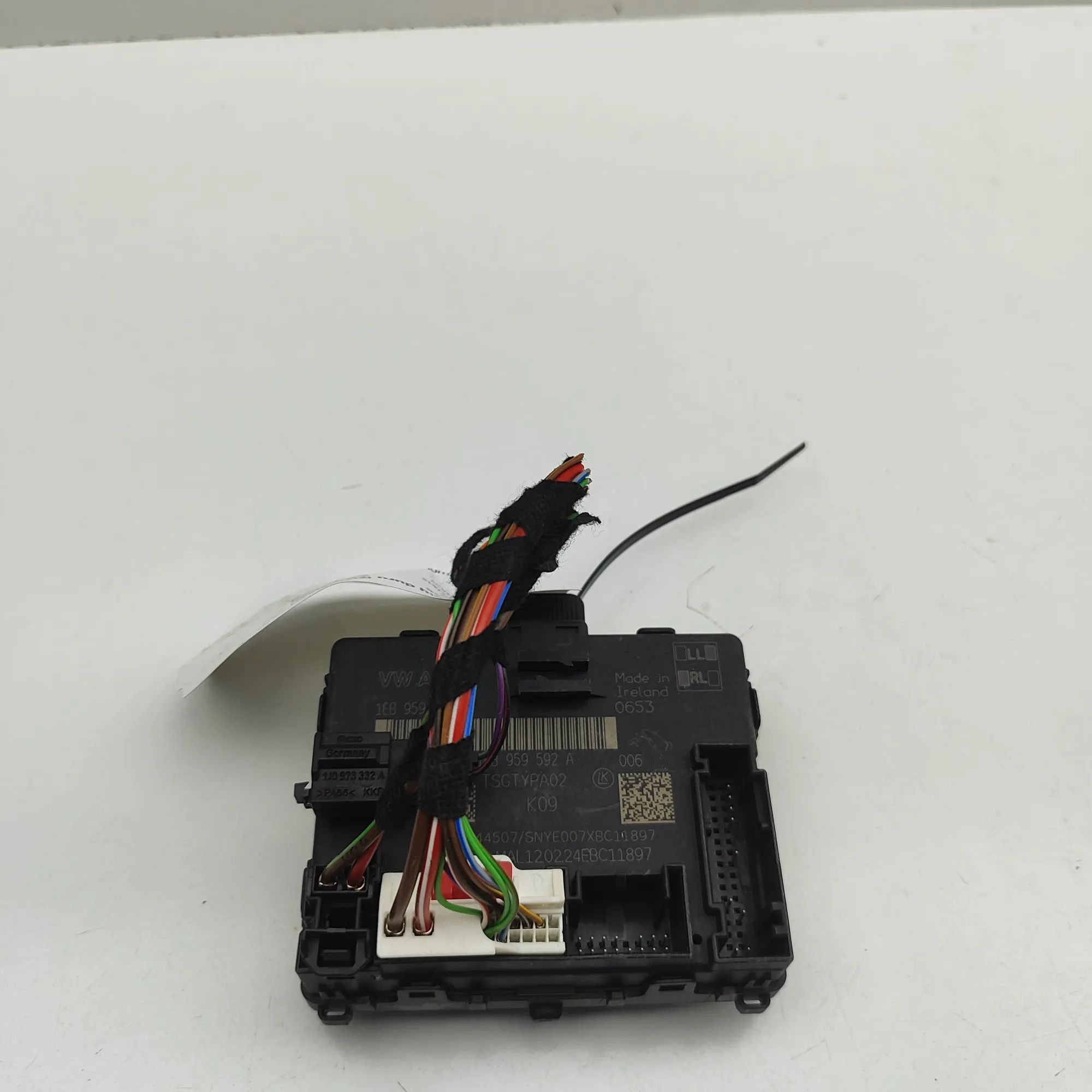 Audi Q4 e-tron Door control unit — front right Door control unit — front right — AUDI Q4 (Spor...