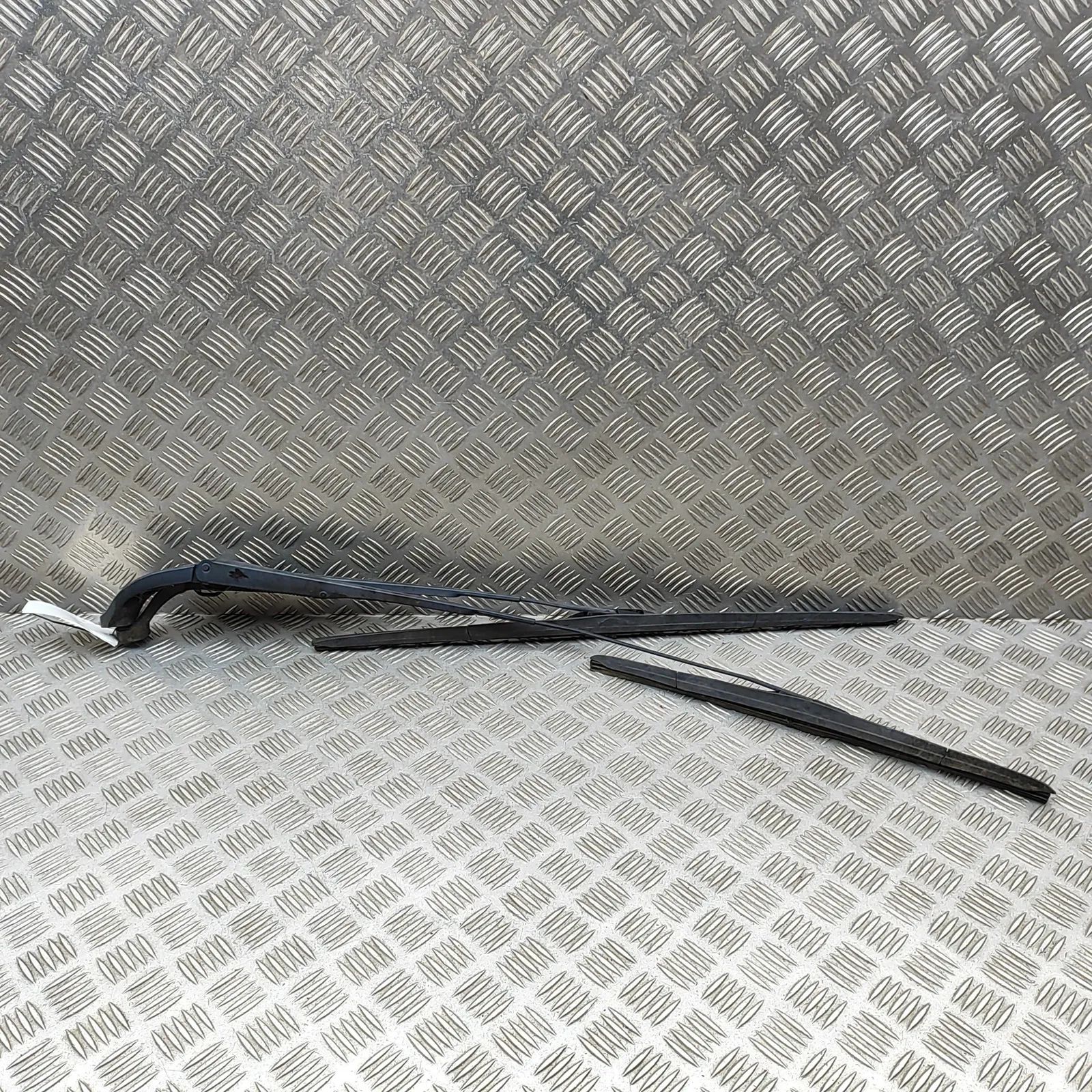 Honda Civic Front Wiper Arms Front Wiper Arms — HONDA CIVIC (IX FK) (2012-20...