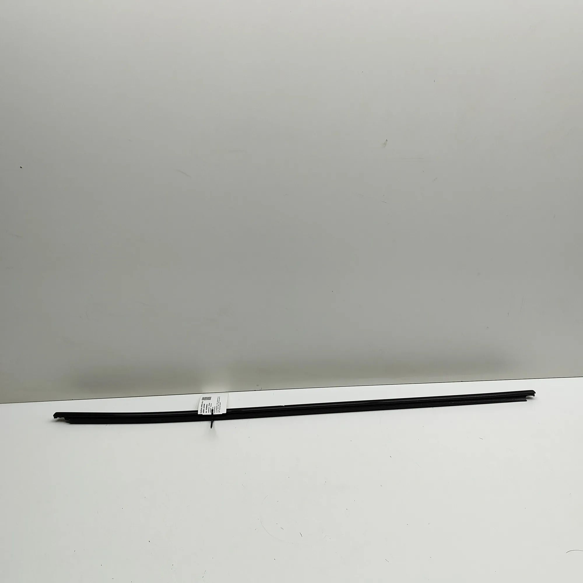 Skoda Enyaq Door window strip — rear right Door window strip — rear right — SKODA ENYAQ (i...