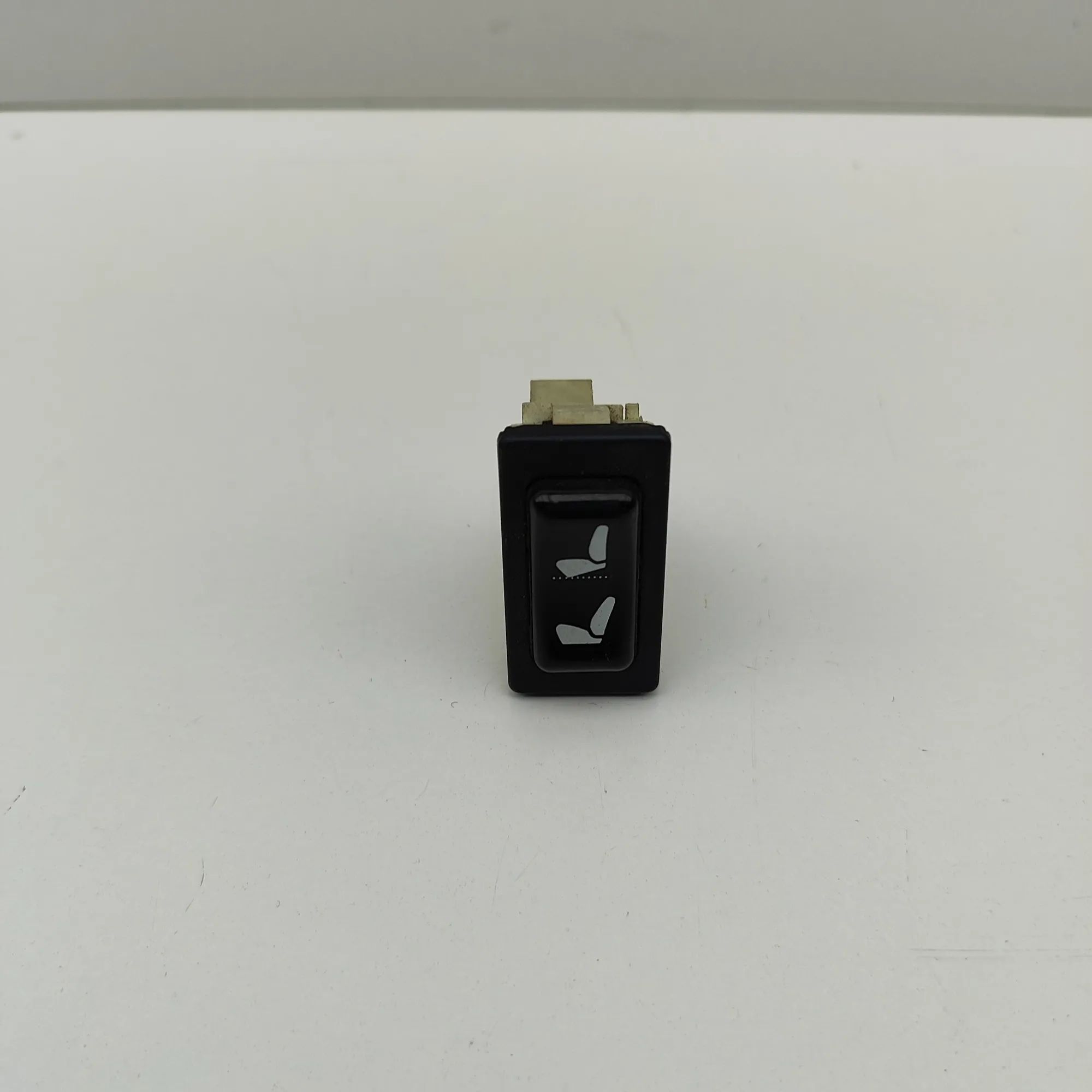 Maserati Biturbo (2, 4, Spyder, Karif) switches Switches — MASERATI 425 (1987-1994) — 323350152...