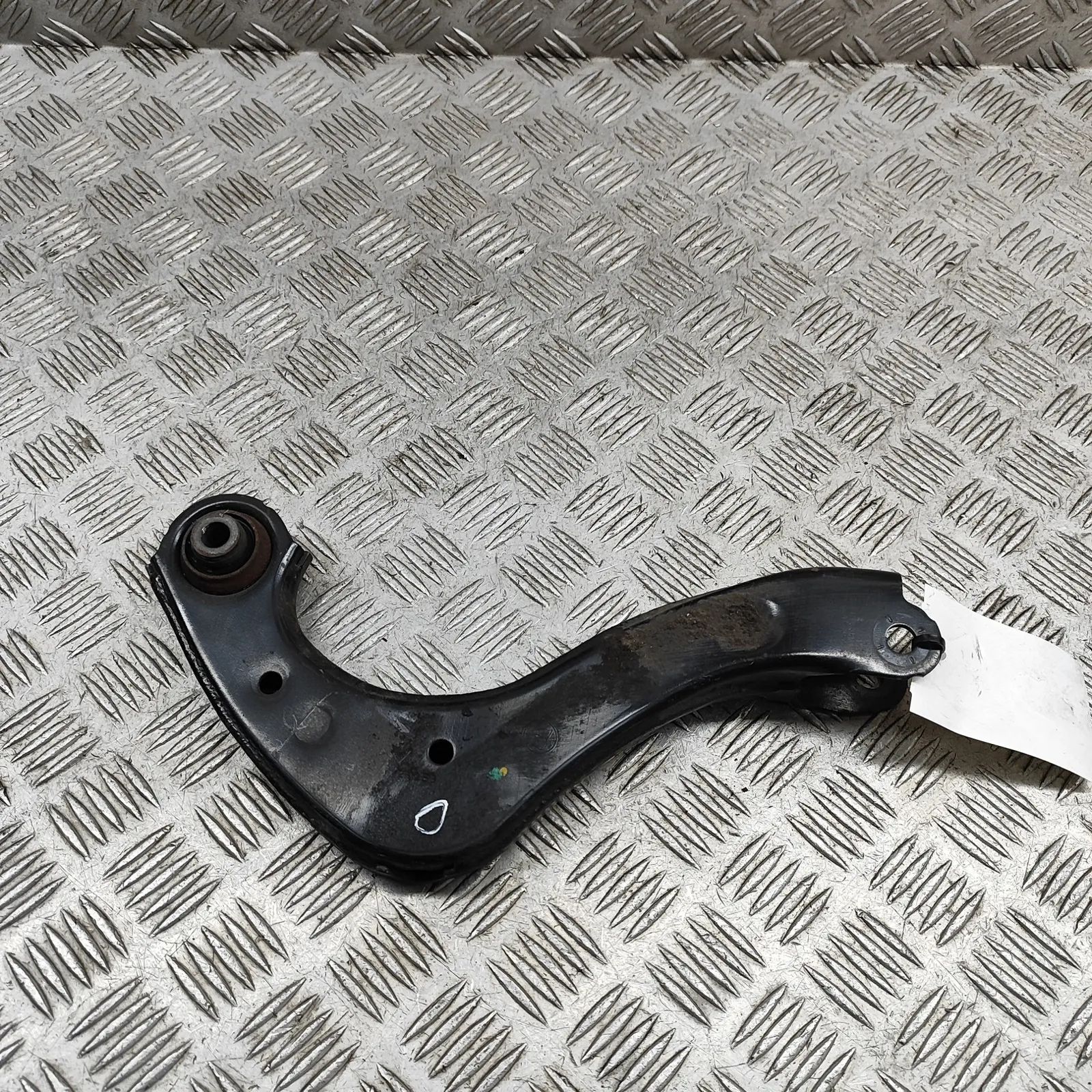 Toyota Corolla Control arm — rear right Control arm — rear right — TOYOTA COROLLA (Esta...