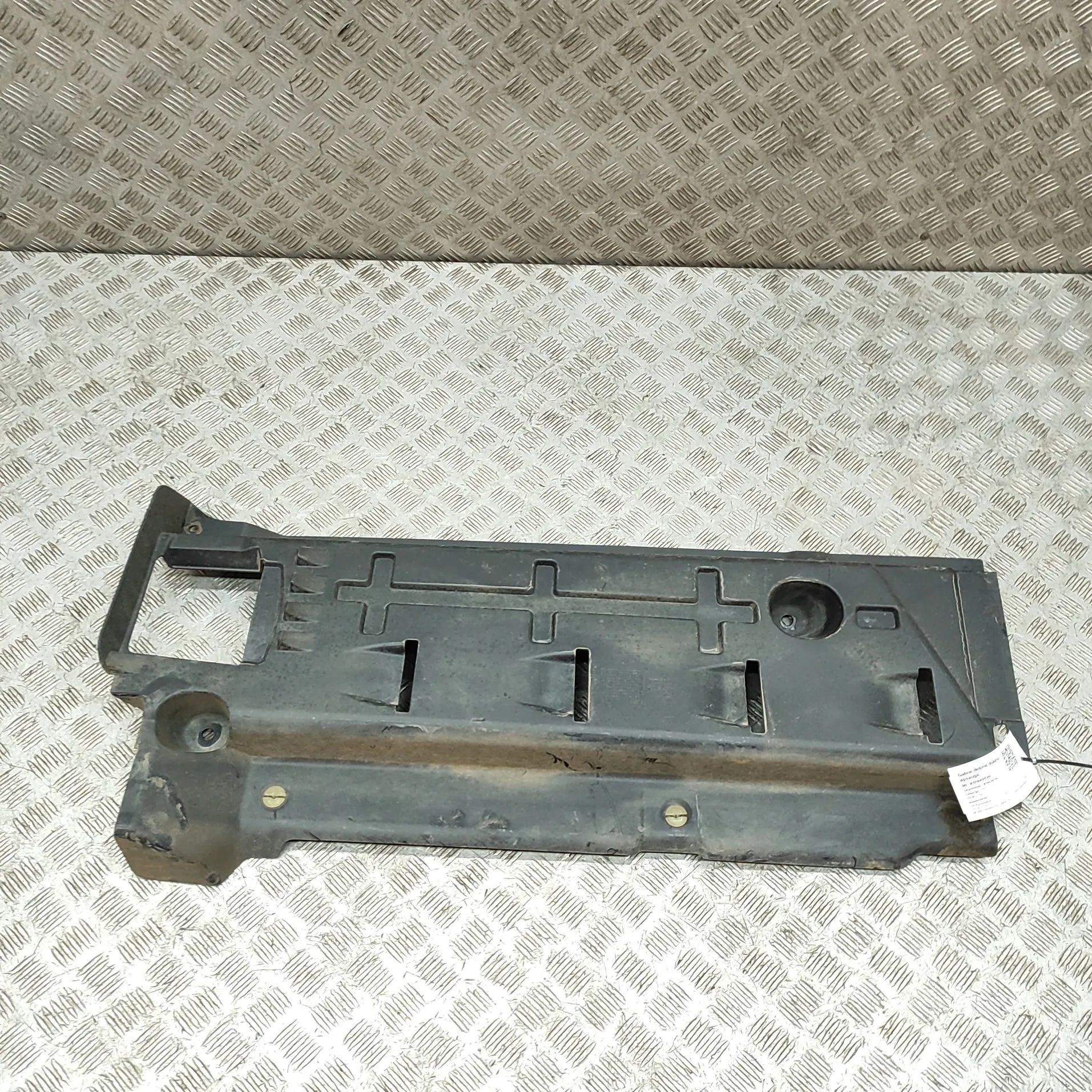 Volkswagen Transporter (T6, Caravelle, Multivan) Underbody cover — rear right Underbody cover — rear right — VW TRANSPORTER (...