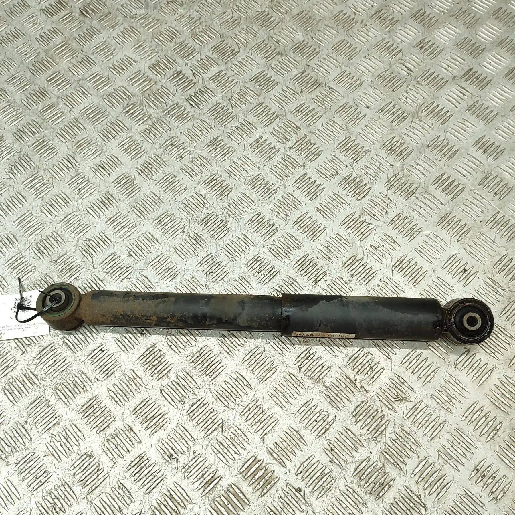 Volkswagen Transporter (T6, Caravelle, Multivan) Shock absorber — rear left Shock absorber — rear left — VW TRANSPORTER (VI...