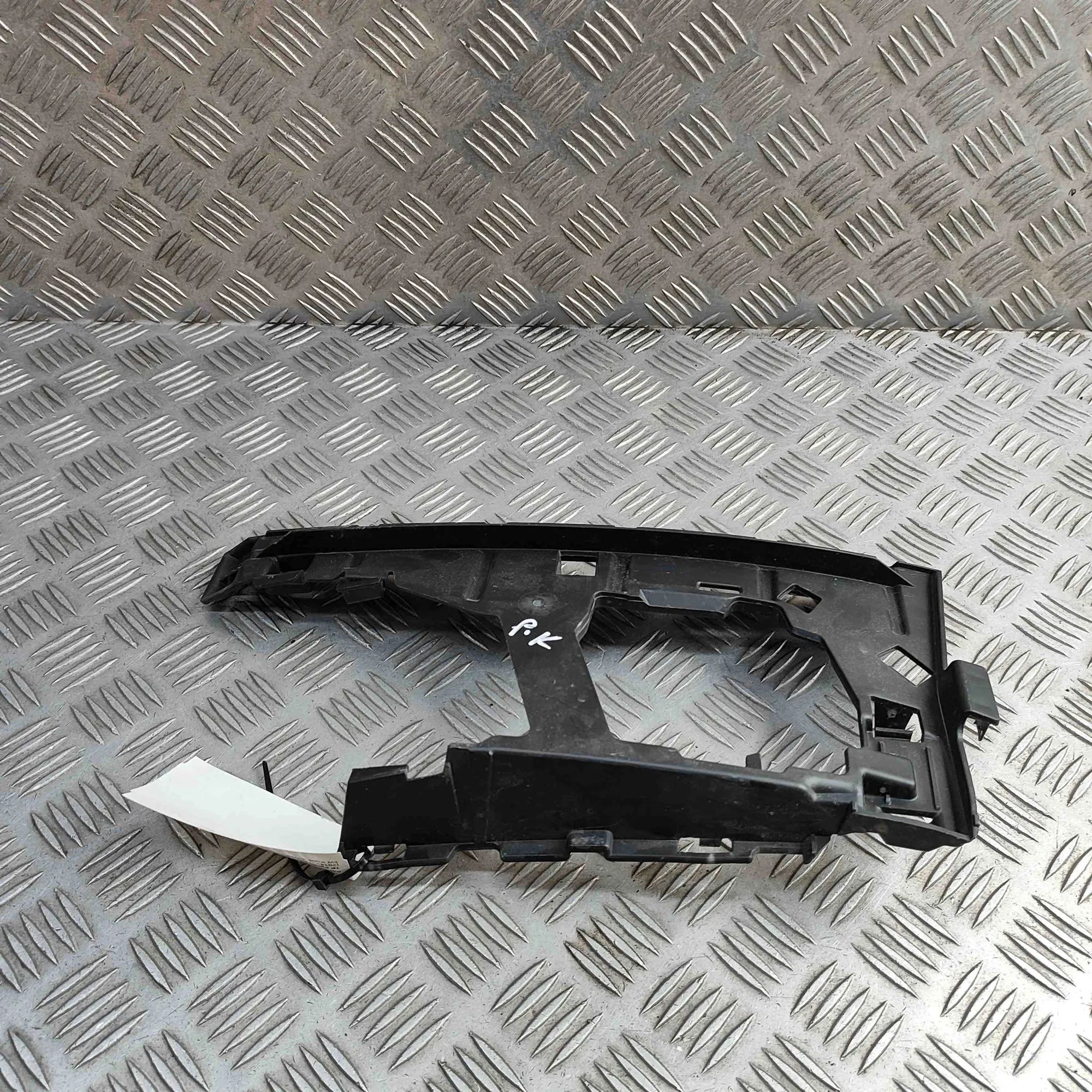 Audi TT (8S) Front Left Bumper Bracket Front Left Bumper Bracket — AUDI TT (FV3) (2014...
