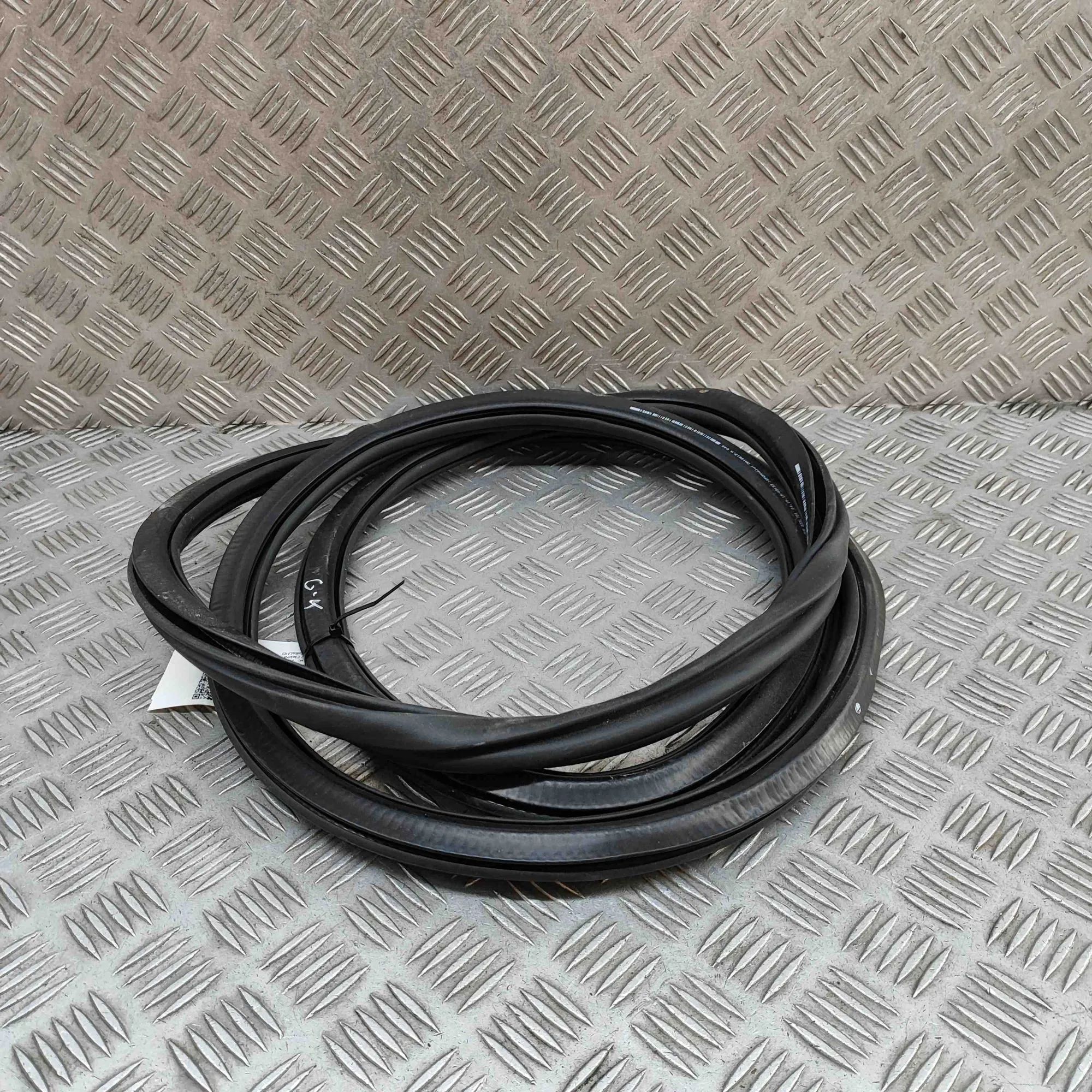 Audi e-tron Door rubber seal — rear left Door rubber seal — rear left — AUDI E-TRON (GEN...