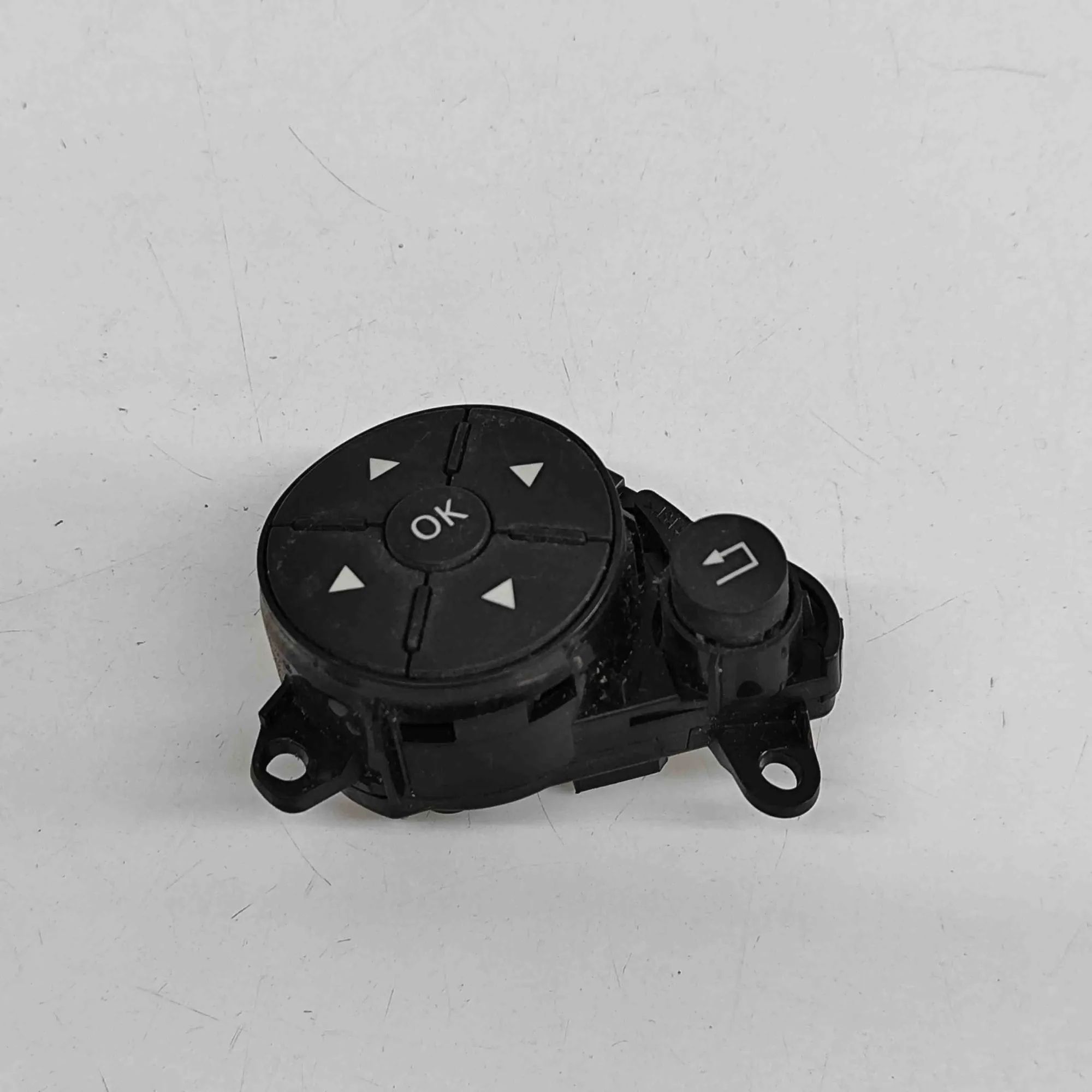 Mercedes-Benz A (W169) Steering Wheel Button Switches Steering Wheel Button Switches — MERCEDES BENZ ...