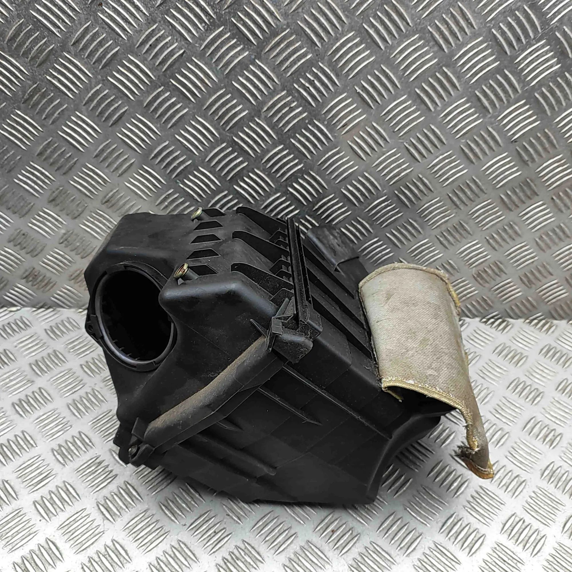 Volkswagen Phaeton Õhufiltri korpus (2.5) Air Filter Box — VW PHAETON (3D_) (2002-2016) —...