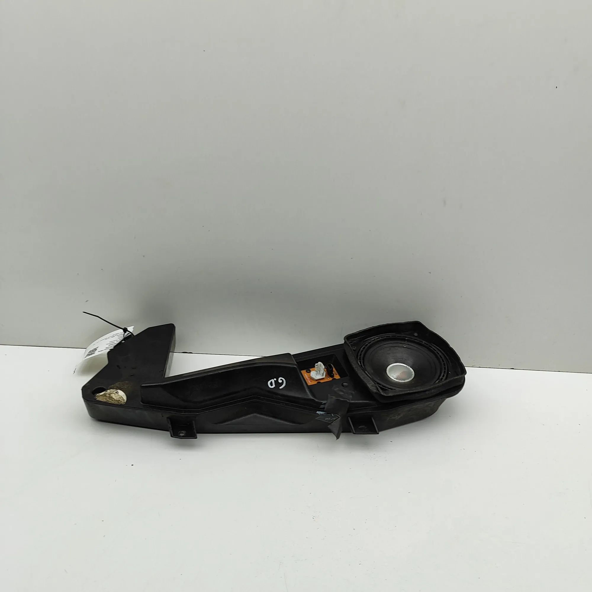 BMW 7 (E38) Rear Right Door Speaker Rear Right Door Speaker — BMW 7 (E38) (1994-200...