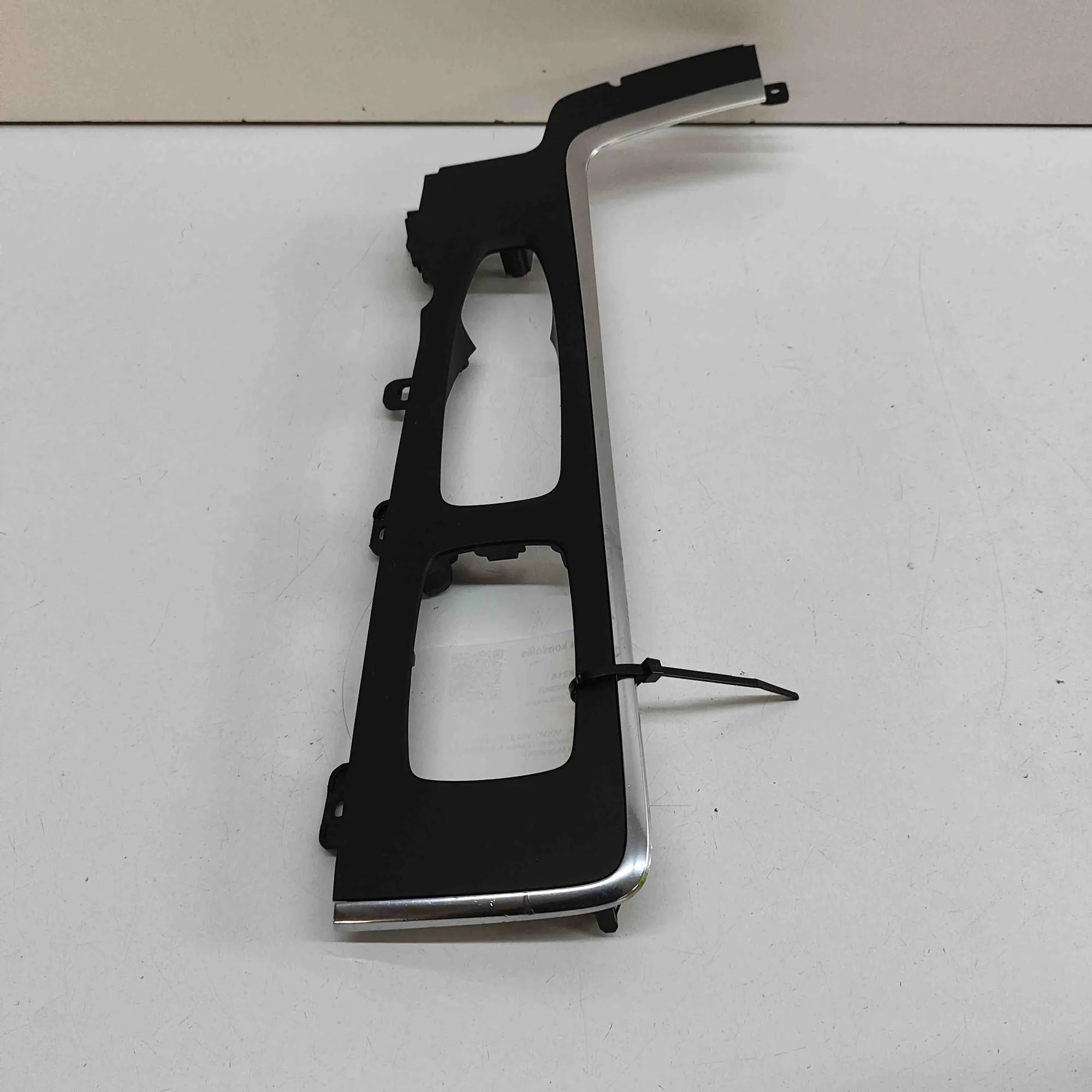 Volvo V60 Centre console trim