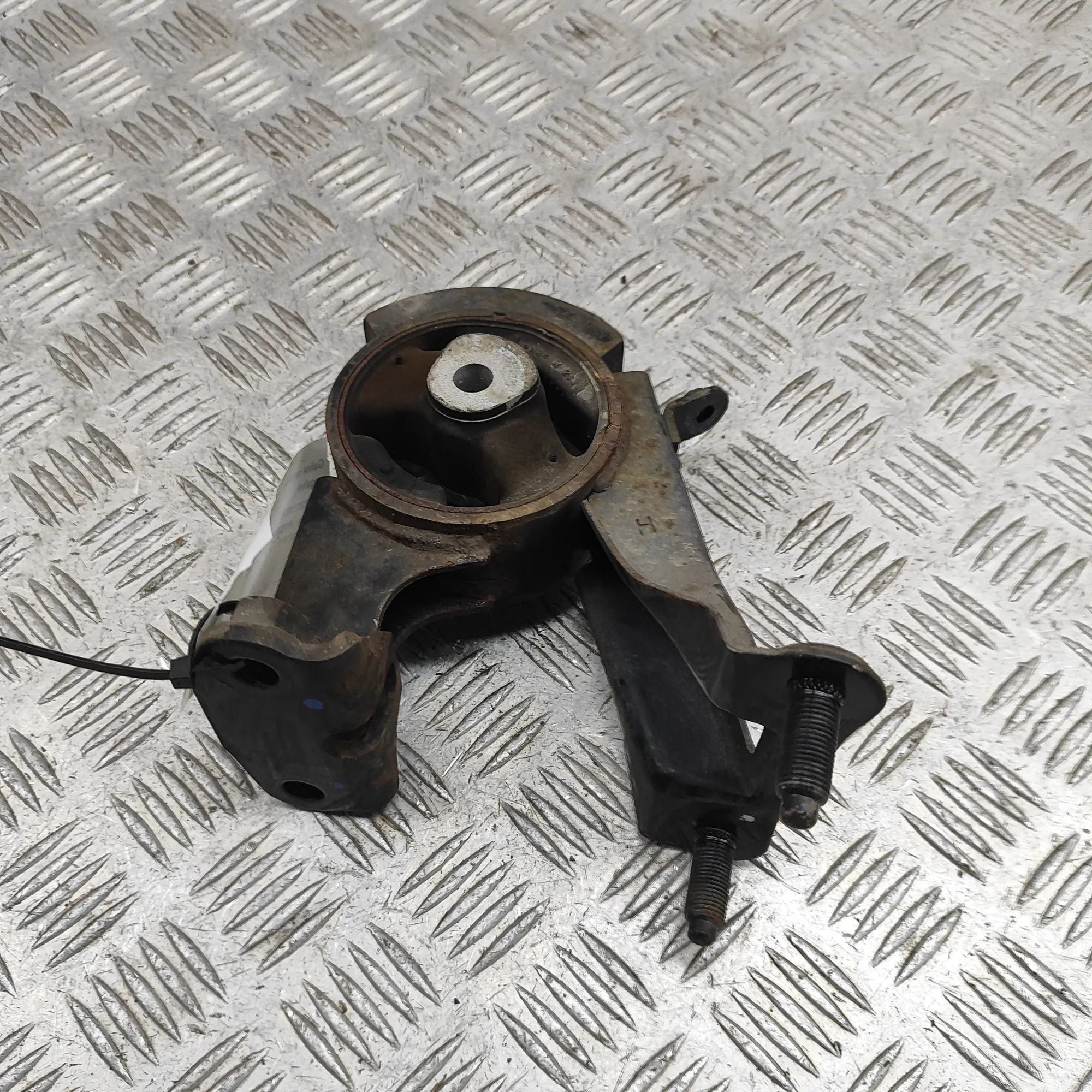 Toyota Auris Engine Mount rear Engine Mount rear — TOYOTA AURIS (_E18_) (2012-...