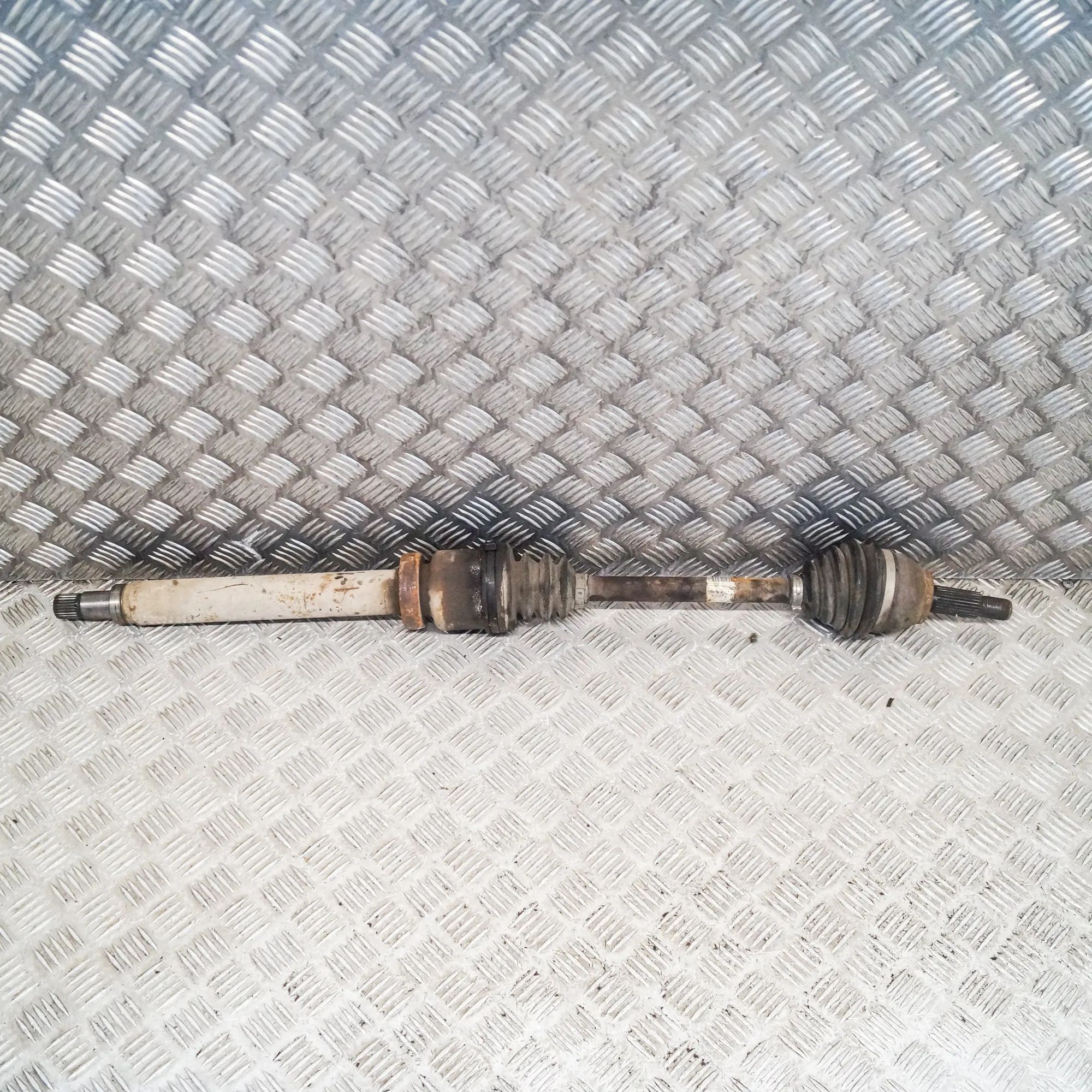 Ford Fiesta Front Right Driveshaft Front Right Driveshaft — FORD FIESTA (VI) (2008...