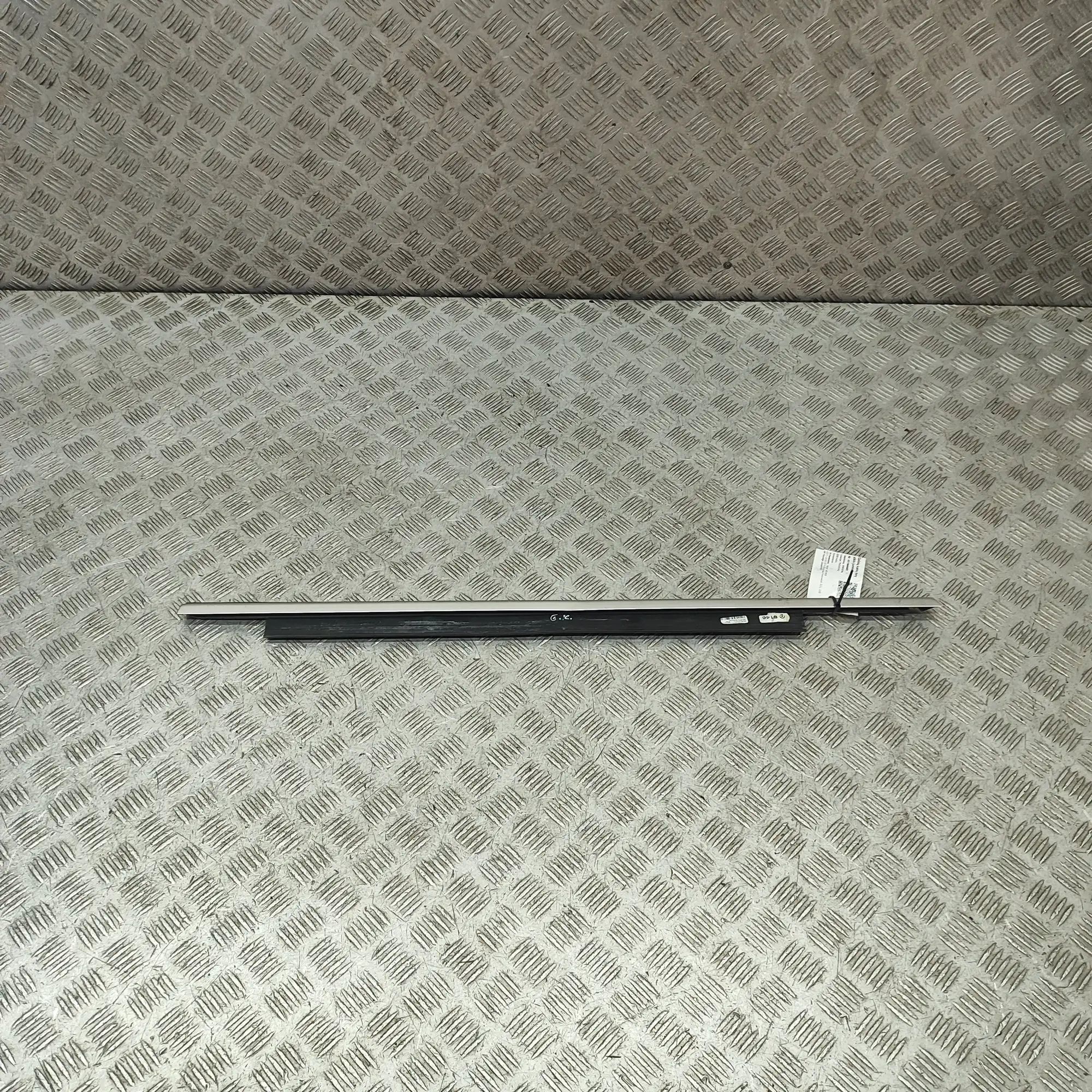 Audi Q3 (8U) Door window strip — rear left Door window strip — rear left — AUDI Q3 (8U) (2...