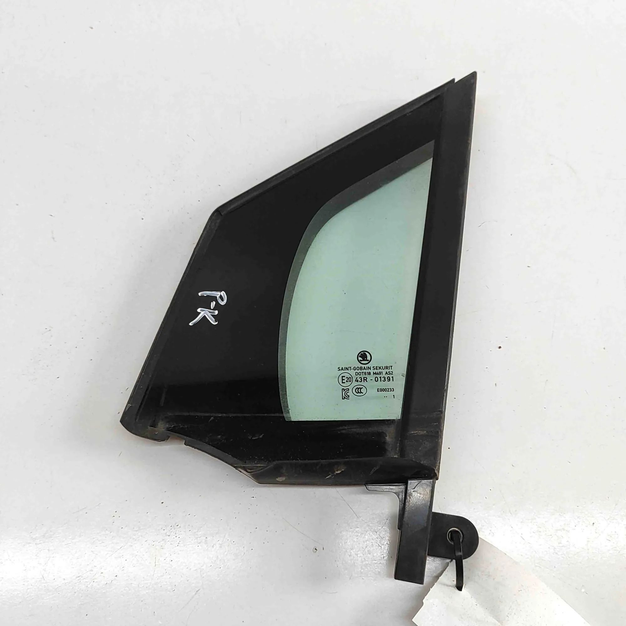 Skoda Enyaq Door quarter window — front left Door quarter window — front left — SKODA ENYAQ ...