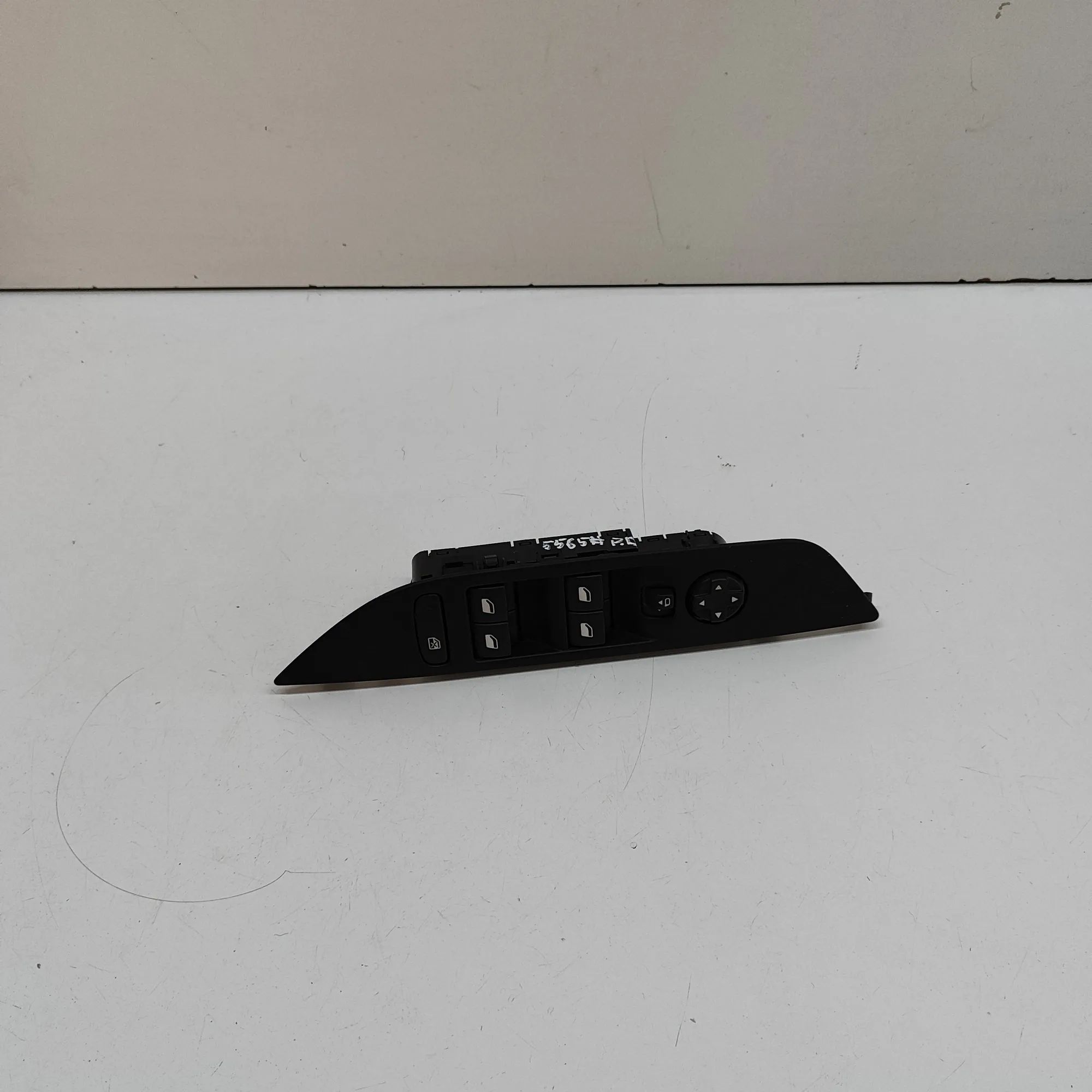 Peugeot 208 Door window switch — front right Door window switch — front right — PEUGEOT 208 ...