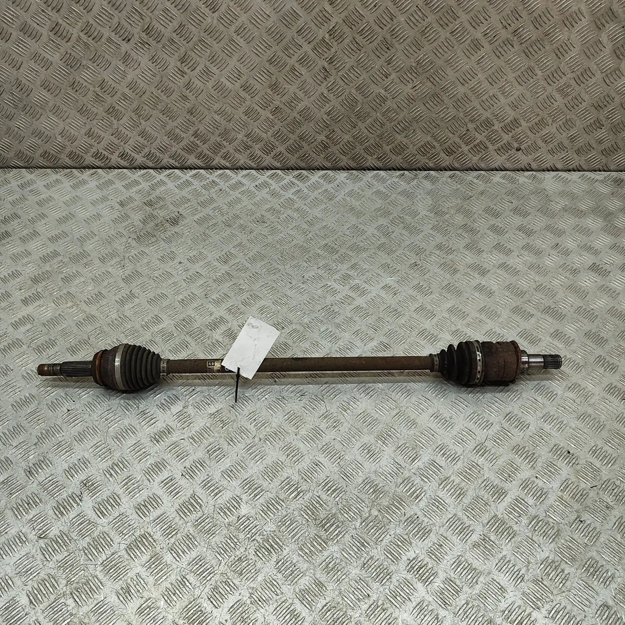 Toyota RAV4 (XA40) Rear Right Driveshaft Rear Right Driveshaft — TOYOTA RAV (4 V A5, H5)...