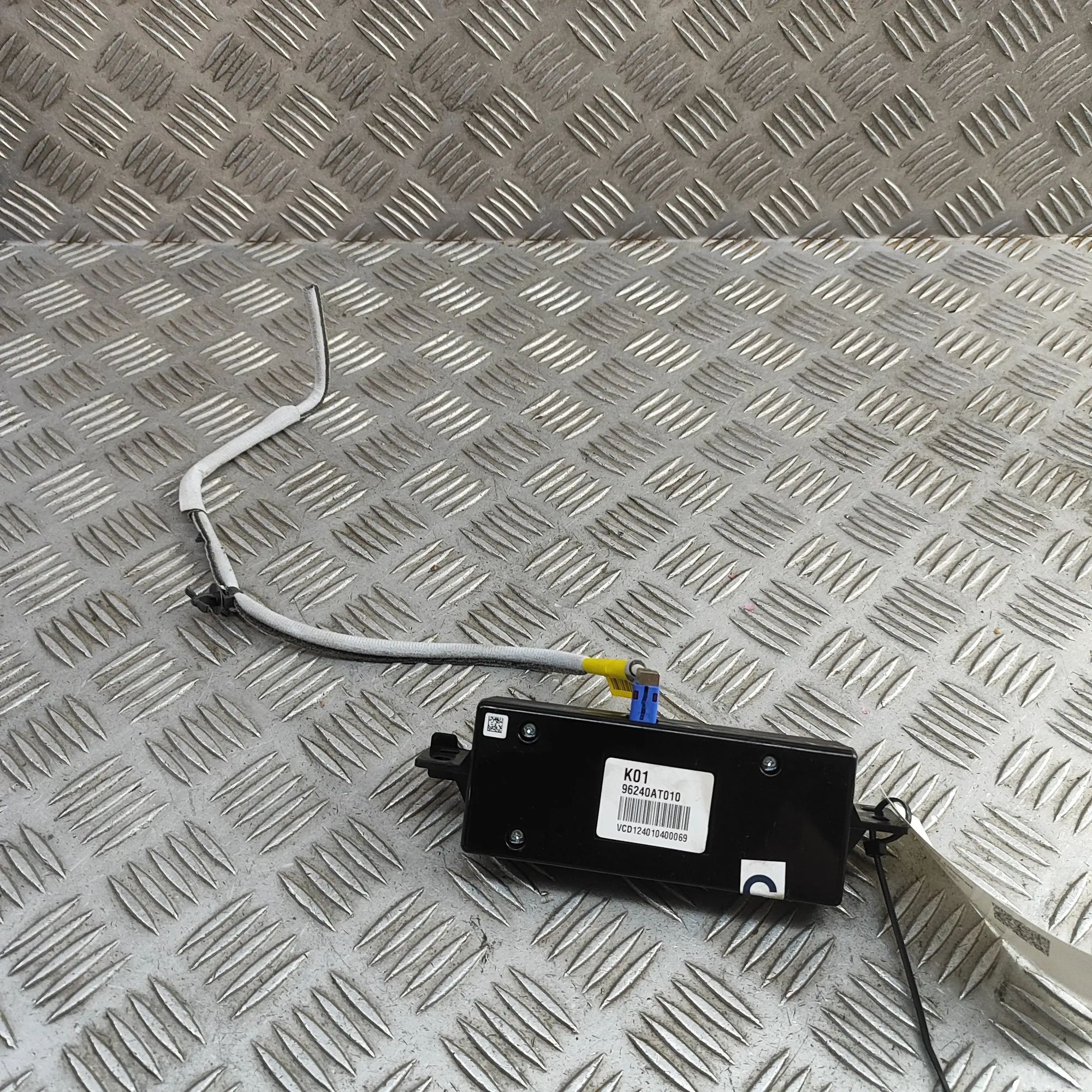 Kia Niro Antenna Amplifier Antenna Amplifier — KIA NIRO (II) (2022-...) — ...