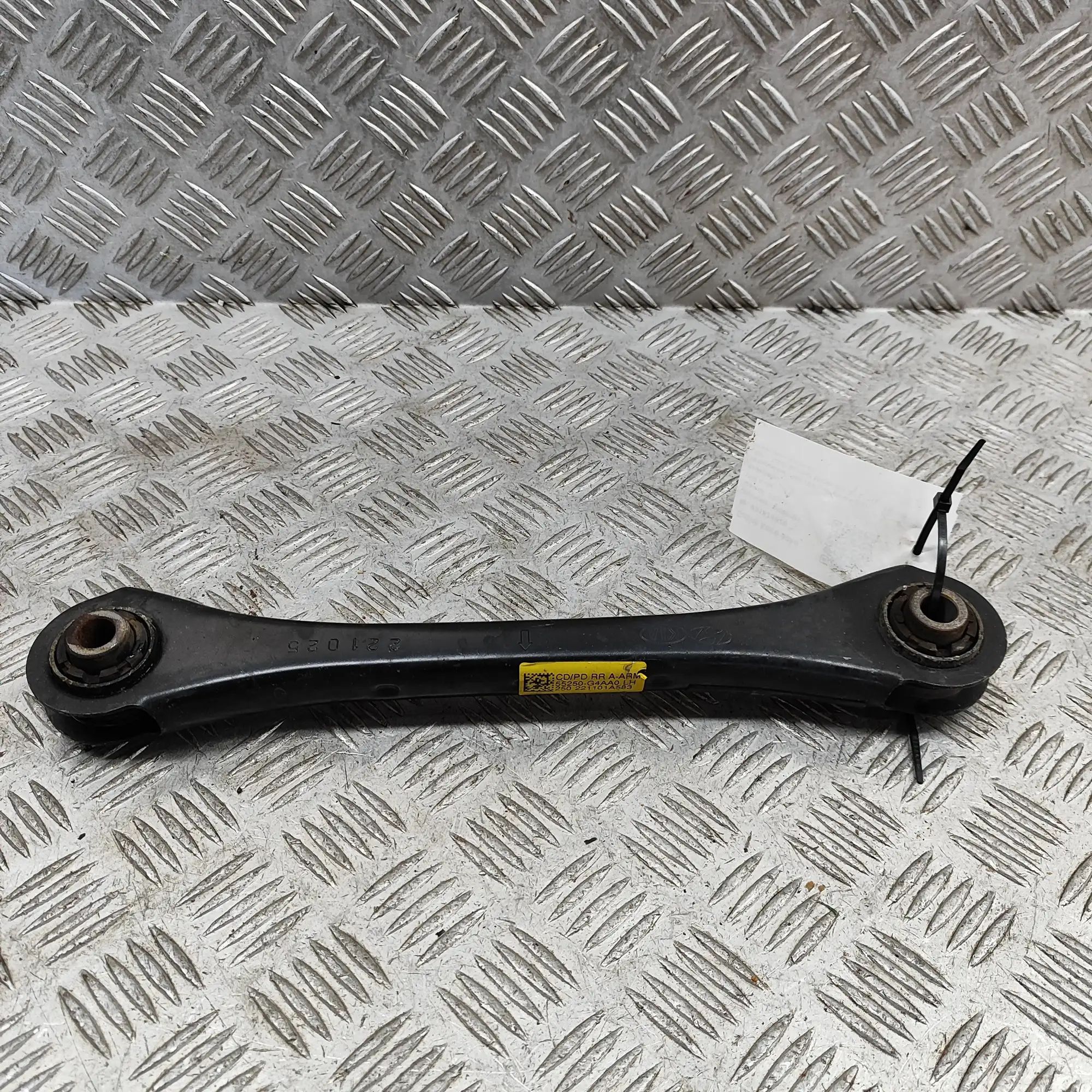 Kia Ceed (CD) Control arm — rear left Control arm — rear left — KIA CEE\'D (Hatchback...