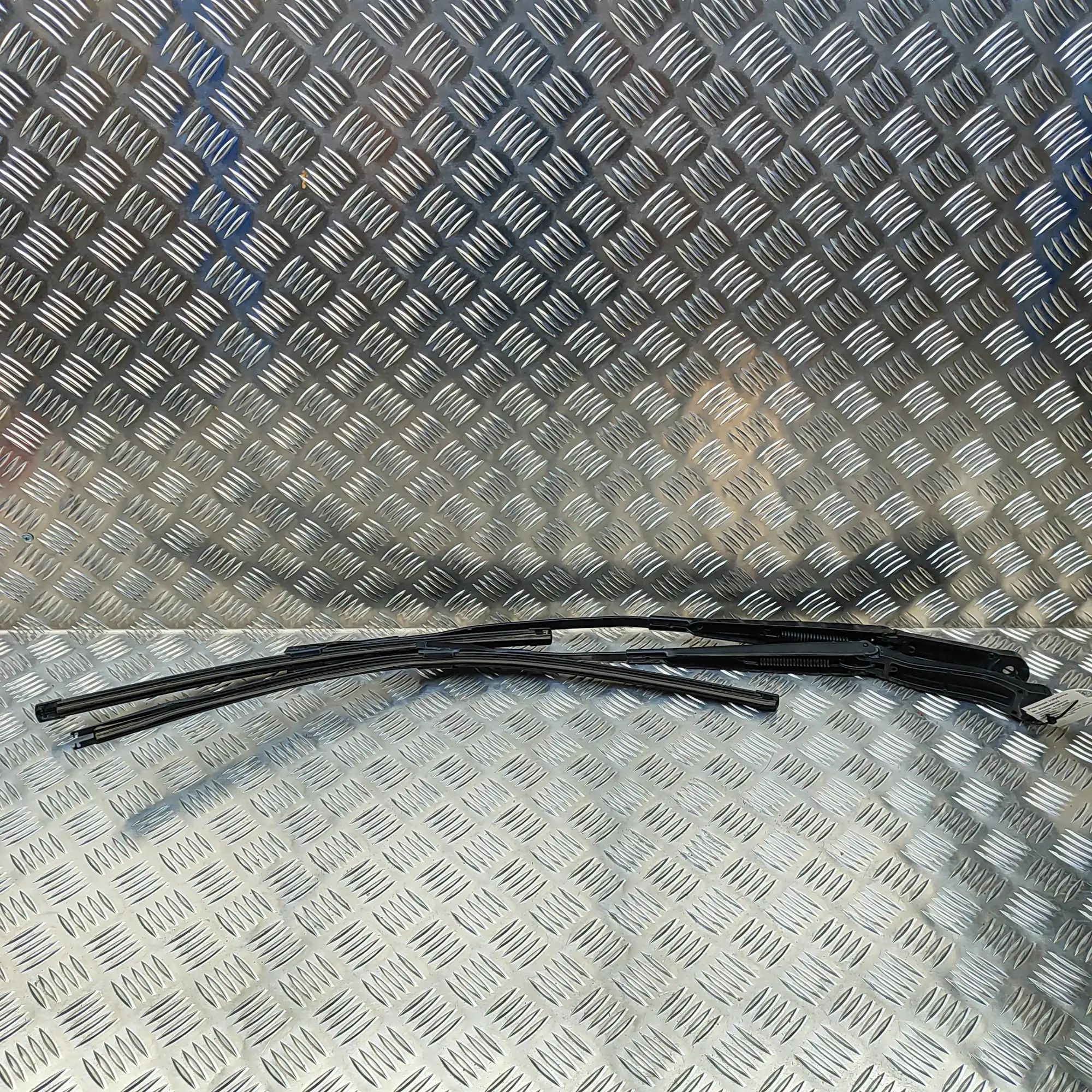 Audi Q7 (4M) Front Wiper Arms Front Wiper Arms — AUDI Q7 (4M) (2015-...) — 4M...