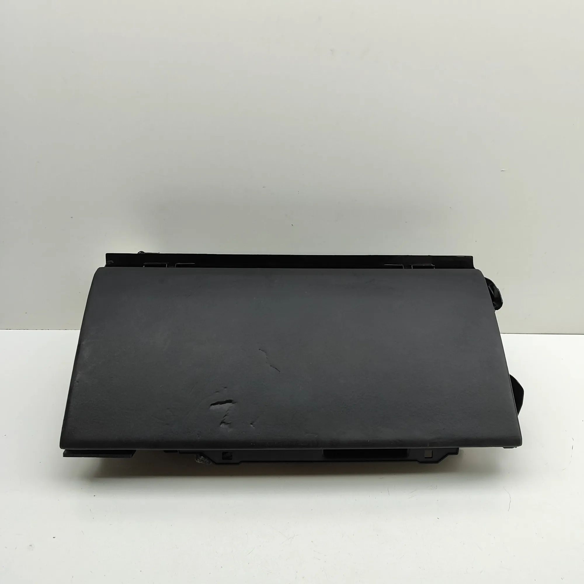 Land Rover Range Rover (L405) Glove Compartment Glove compartment — LAND ROVER RANGE ROVER (IV ...