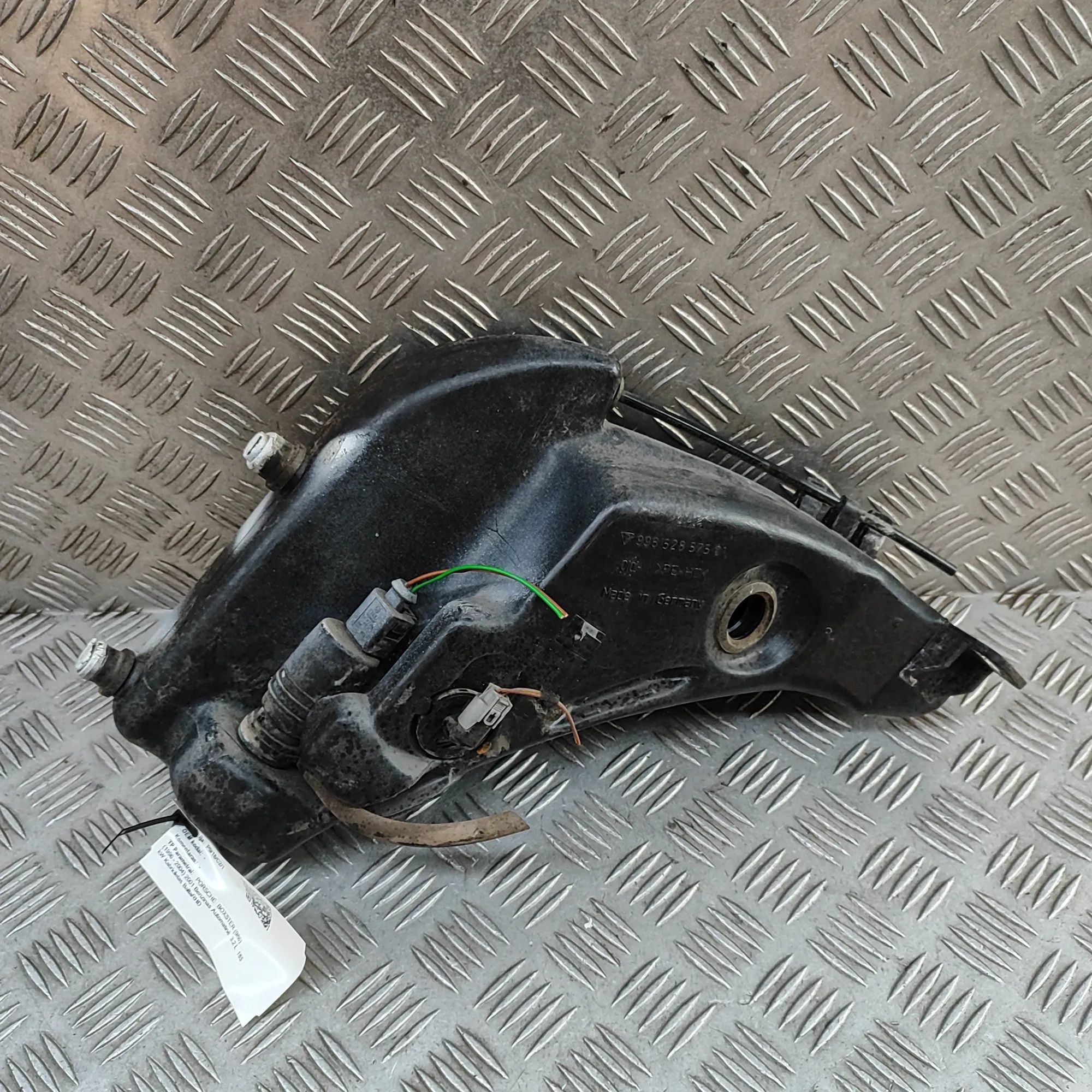 Porsche Boxster (986) Window Washer Tank