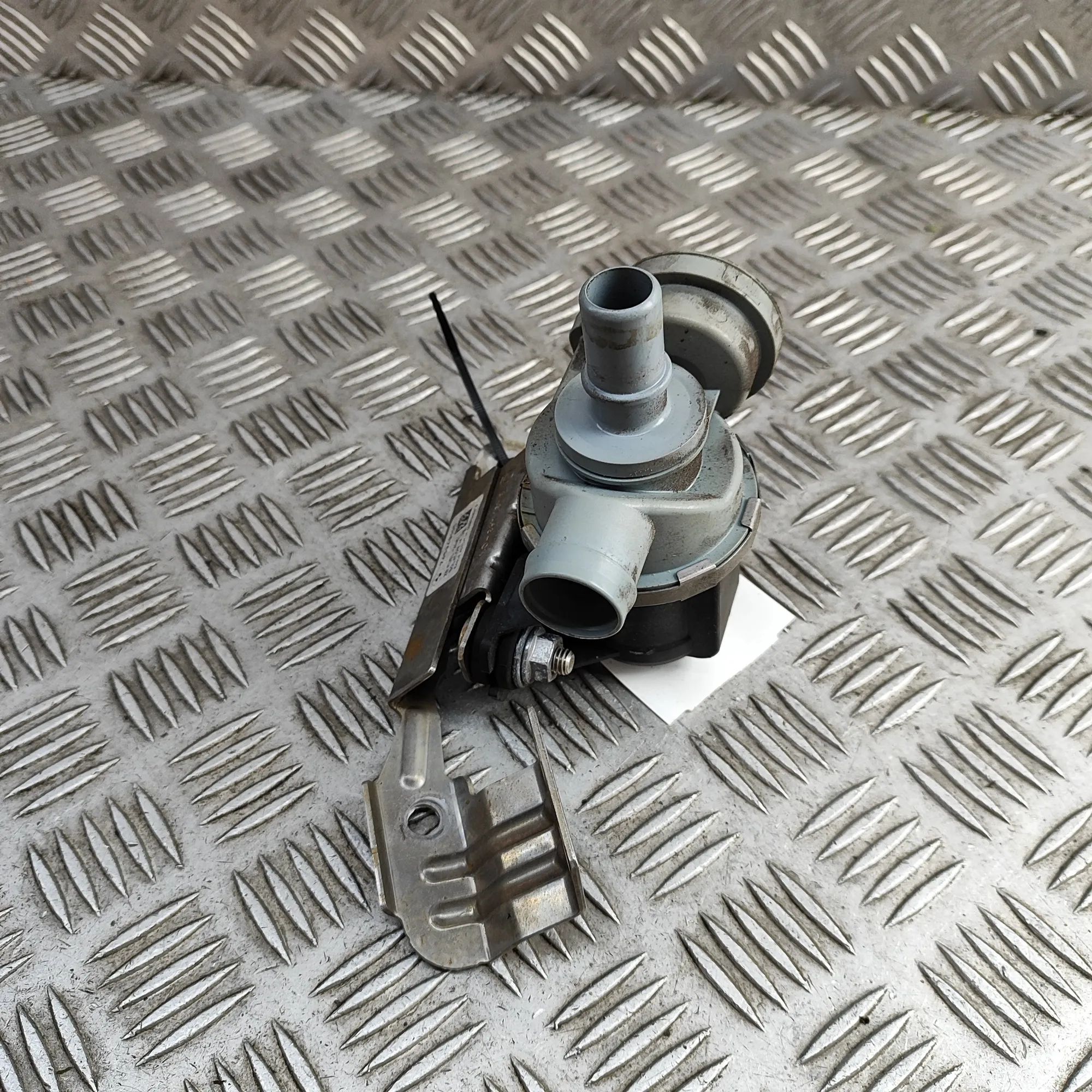 BMW 3 (G20 / G21) Auxiliary Water Pump Auxiliary Water Pump — BMW 3 SERIES (G20, G21) ...