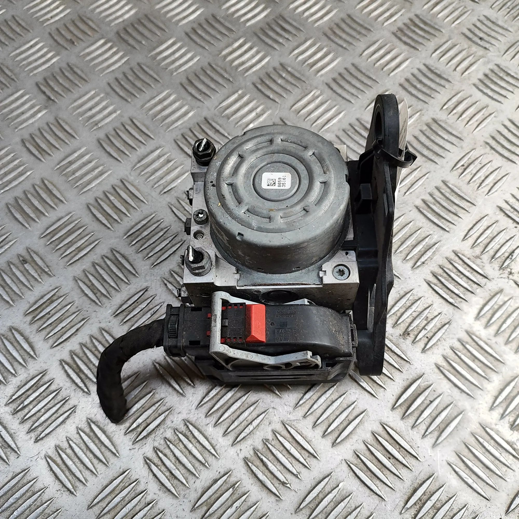ABS hydraulic pump Brand/Model: SKODA SUPERB
Year: 2017
Engine: 2....