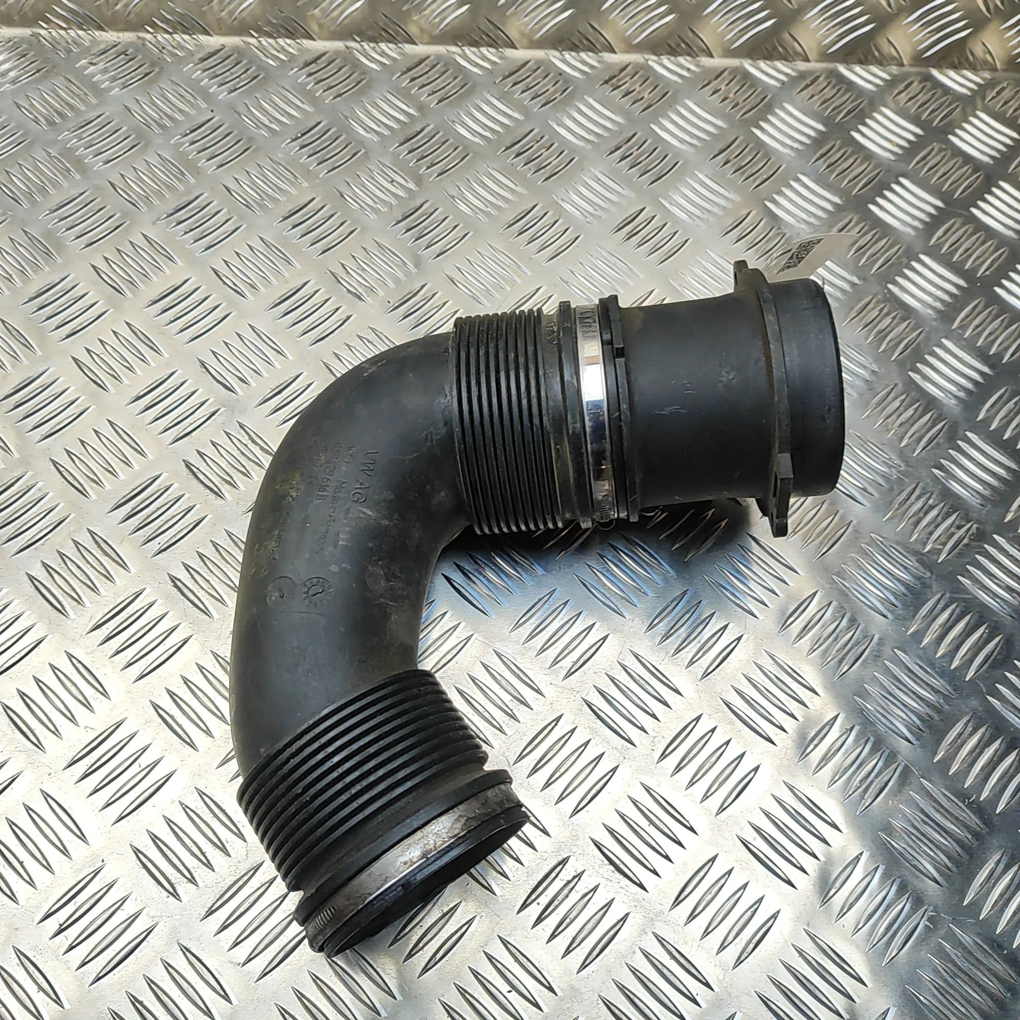 Audi Q7 (4M) Mass airflow sensor (MAF) Mass airflow sensor (MAF) — AUDI Q7 (4M) (2015-...