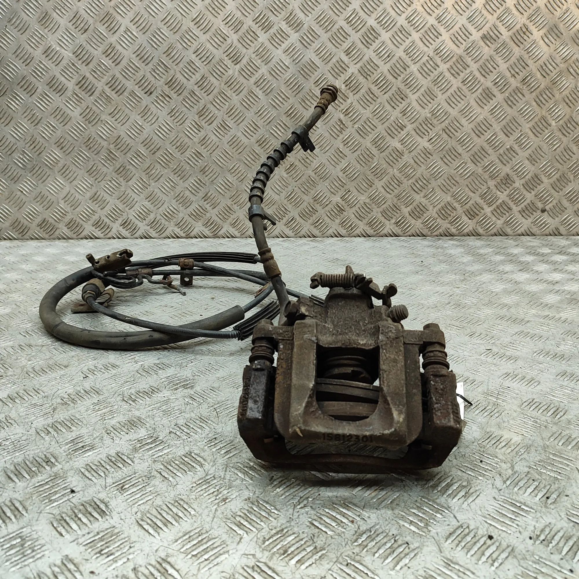 Chrysler Grand Voyager / Town & Country Brake caliper — rear right Brake caliper — rear right — CHRYSLER GRAND (VO...