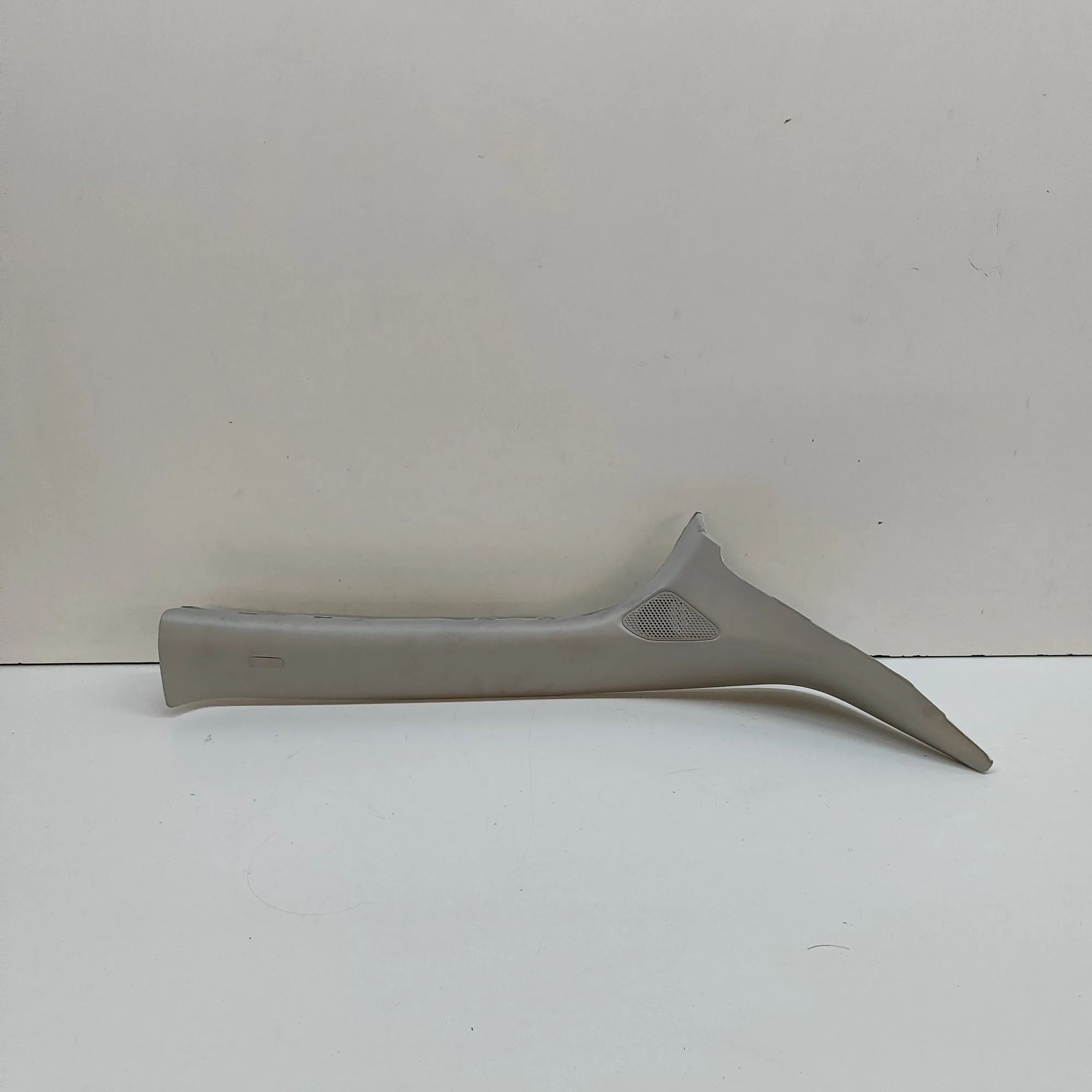 Jaguar I-Pace Front Right A Pillar Trim Front Right A Pillar Trim — JAGUAR I-PACE (X590...